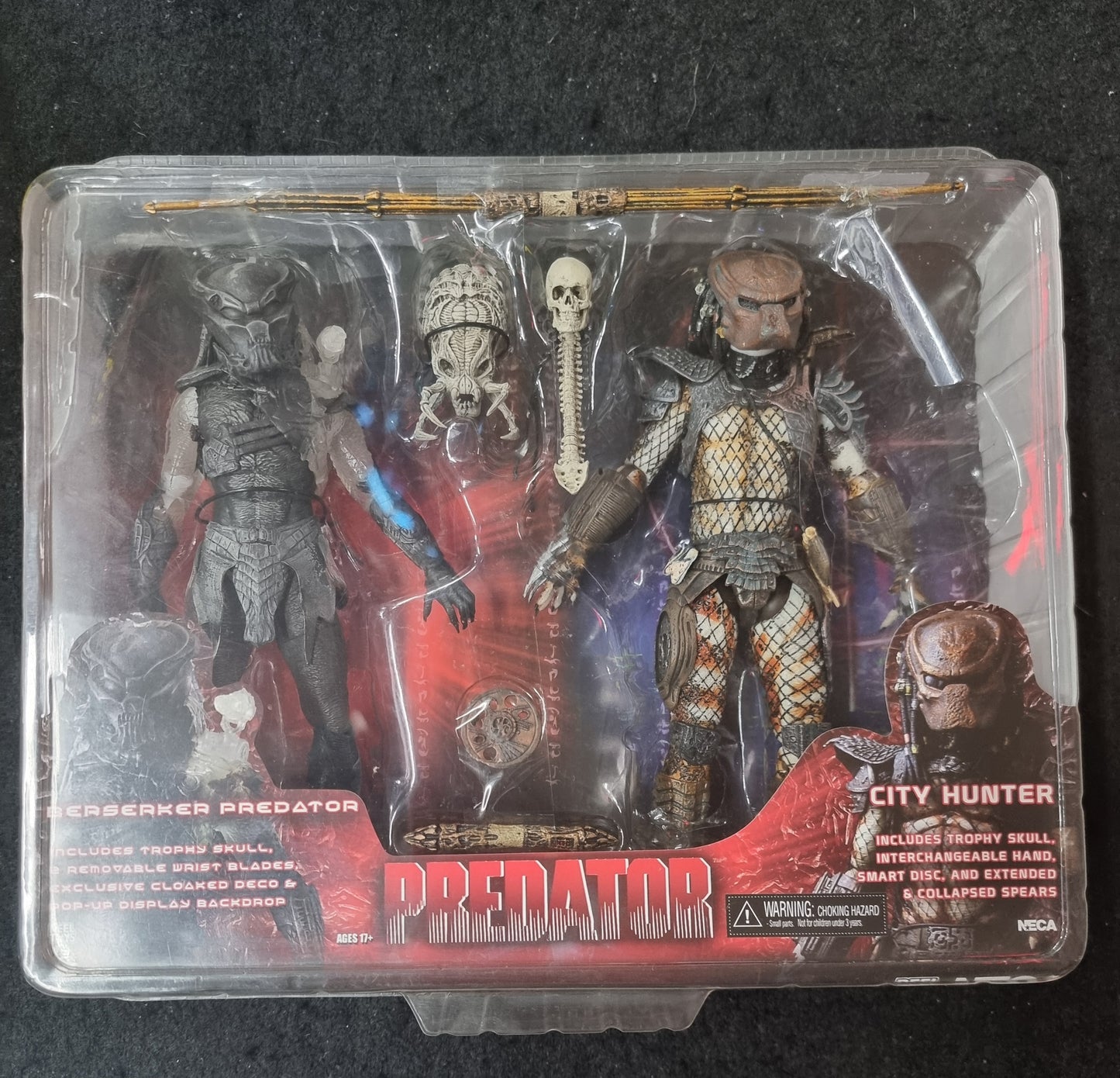 PREDATOR -BERSERKER PREDATOR/ CITY HUNTER ACTION FIGURE
