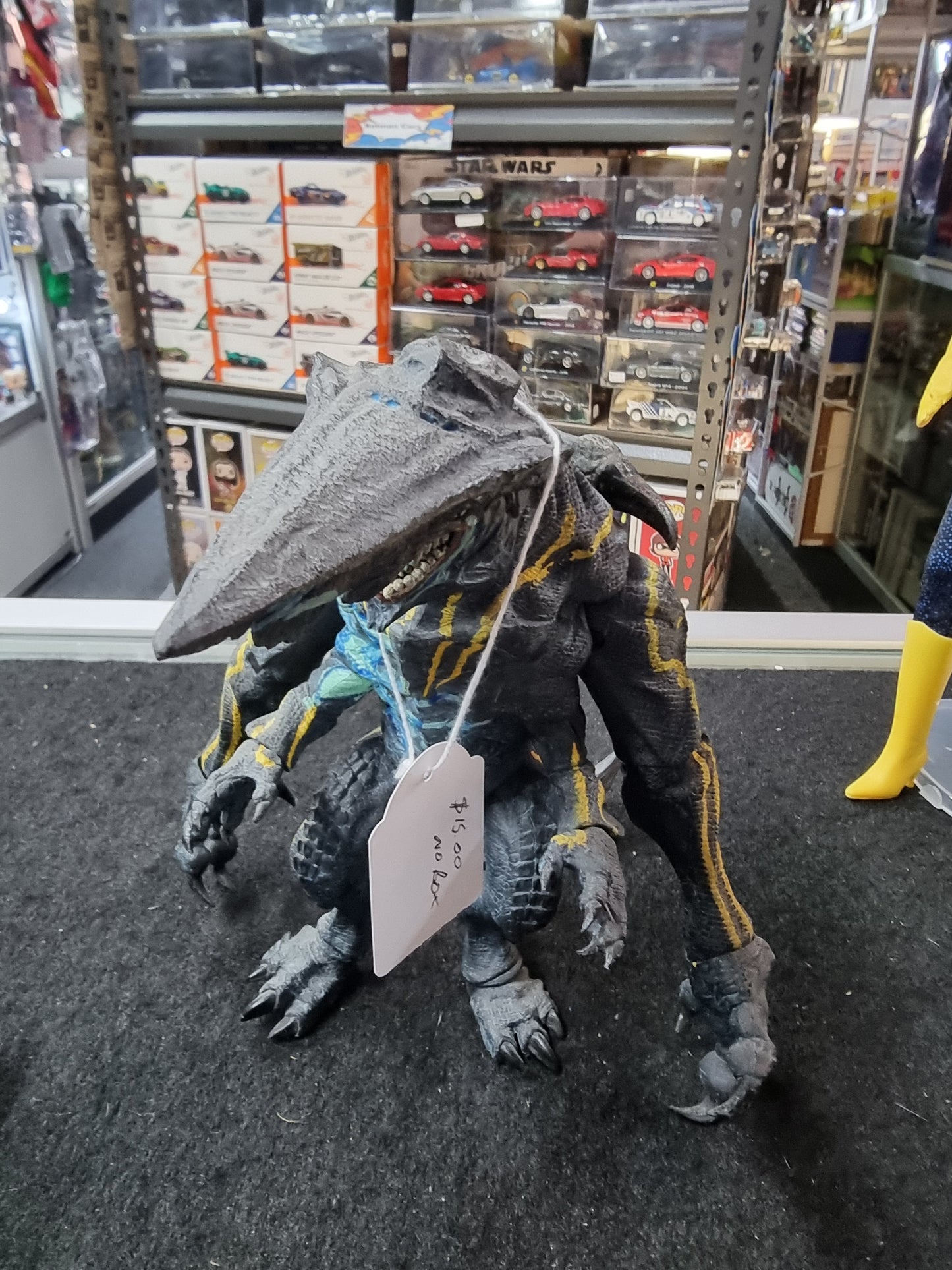 PACIFIC RIM KNIFEHEAD FIGURE (NO BOX)