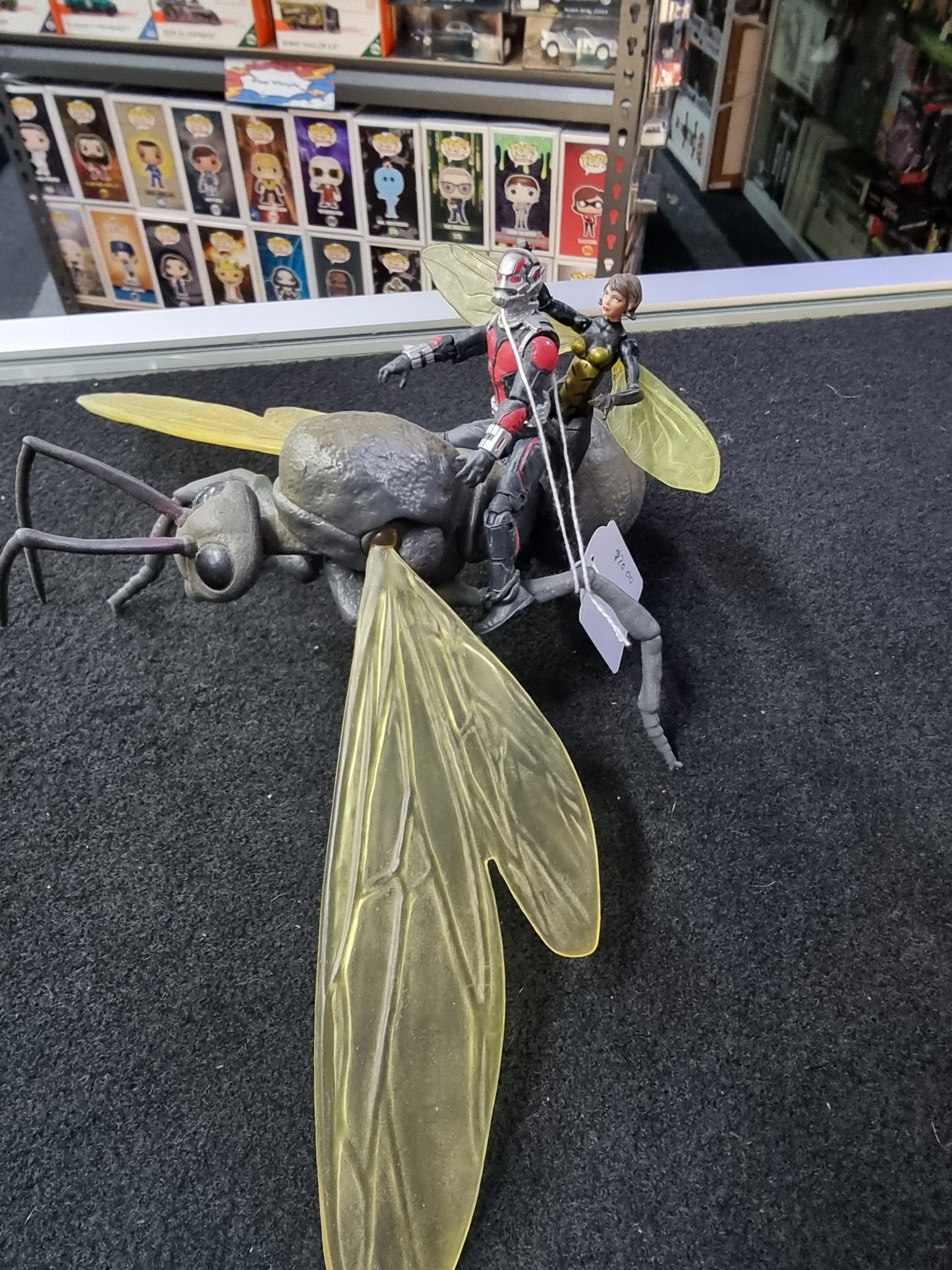 MARVEL LEGENDS ANTMAN & ANT (NO BOX)