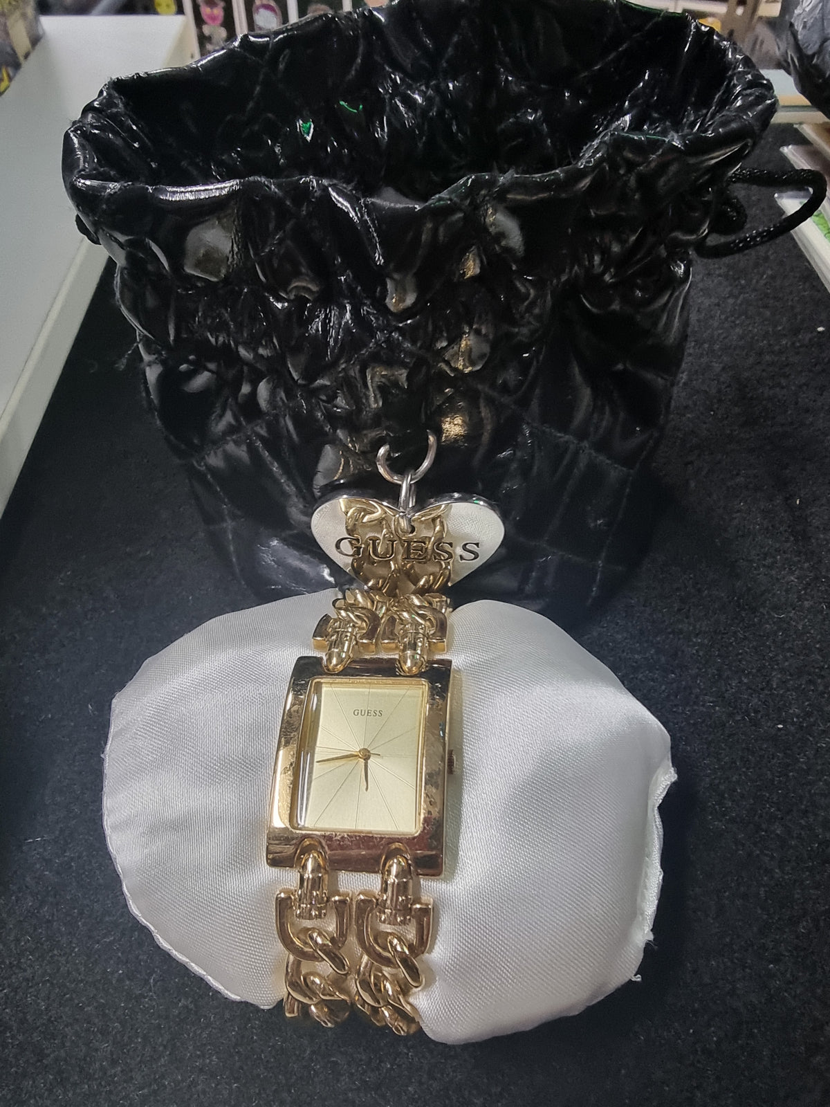 GUESS GOLD LADIES WATCH