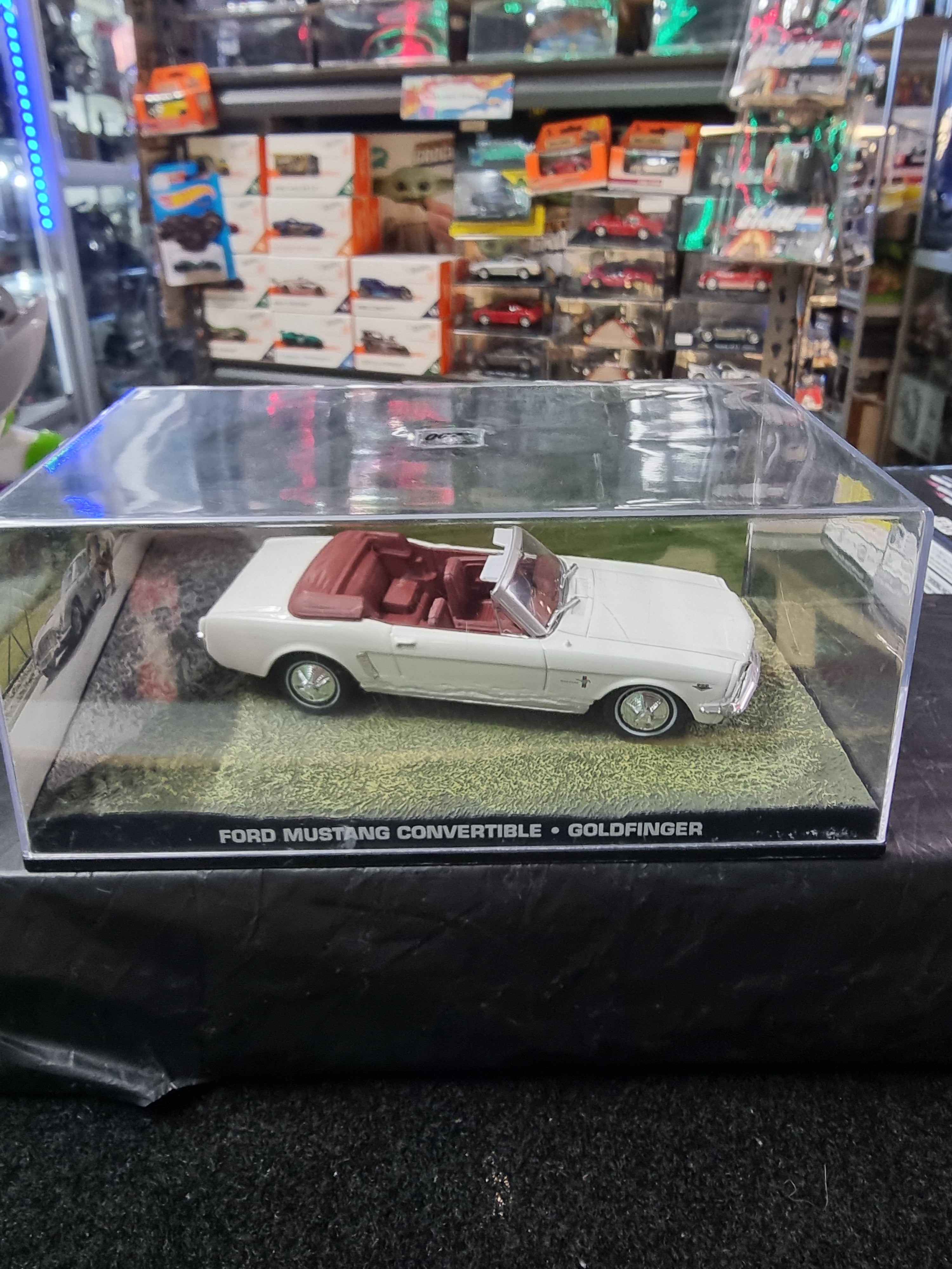 James Bond 007 Mustang Convertible Goldfinger 1:43 Diecast Car ...