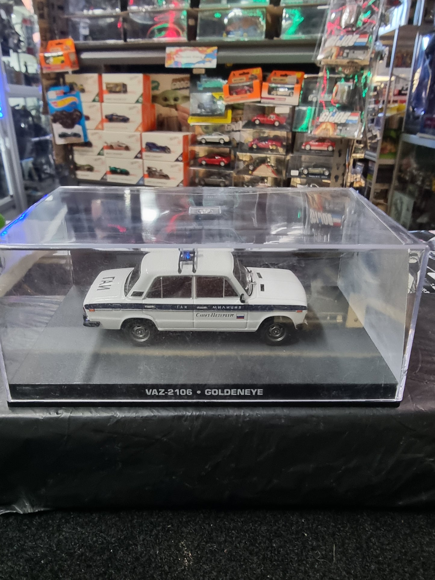 James Bond 007 Vaz-21106-Goldeneye 1:43 Diecast Car