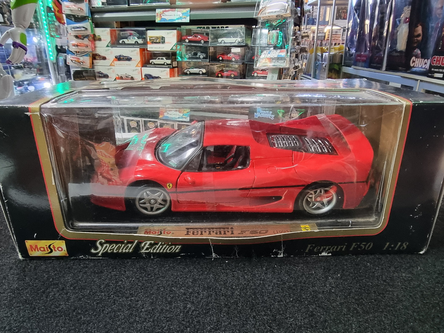 MAISTO SPECIAL EDITION FERRARI F50 1:8 SCALE