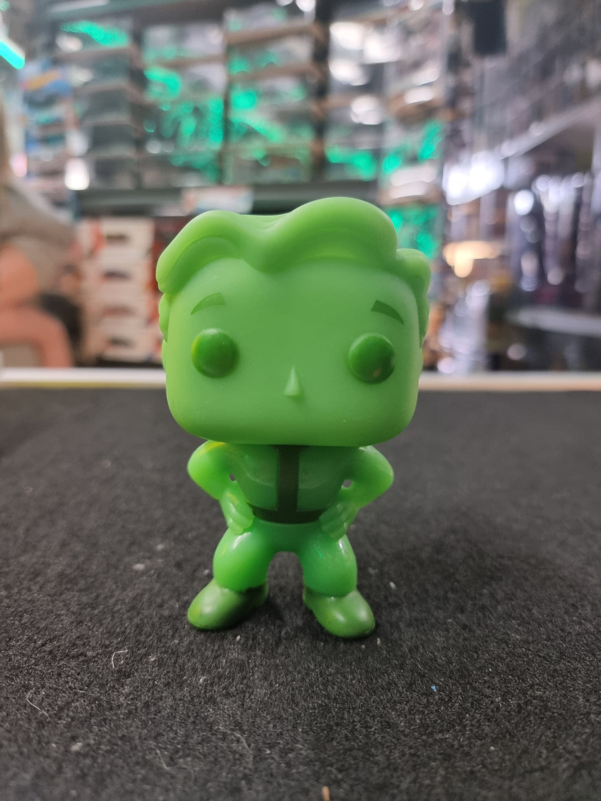 FUNKO POP FALLOUT GLOW IN THE DARK VAULT BOY #53