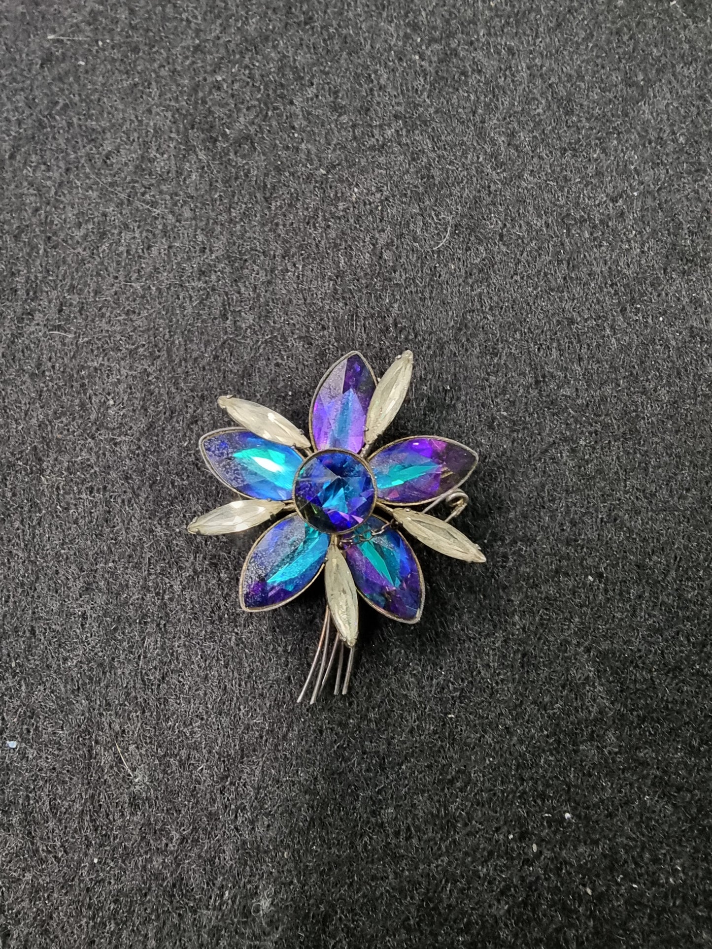 Vintage Pin Brooch Costume Jewelry - Metal Flower