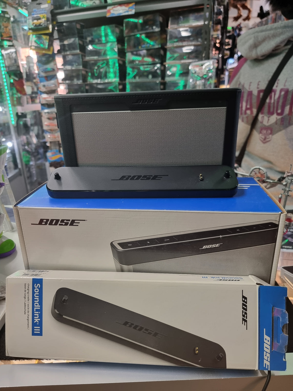 Bose SoundLink III Sound Link 3 Bluetooth Portable Speaker And Charging Cradle