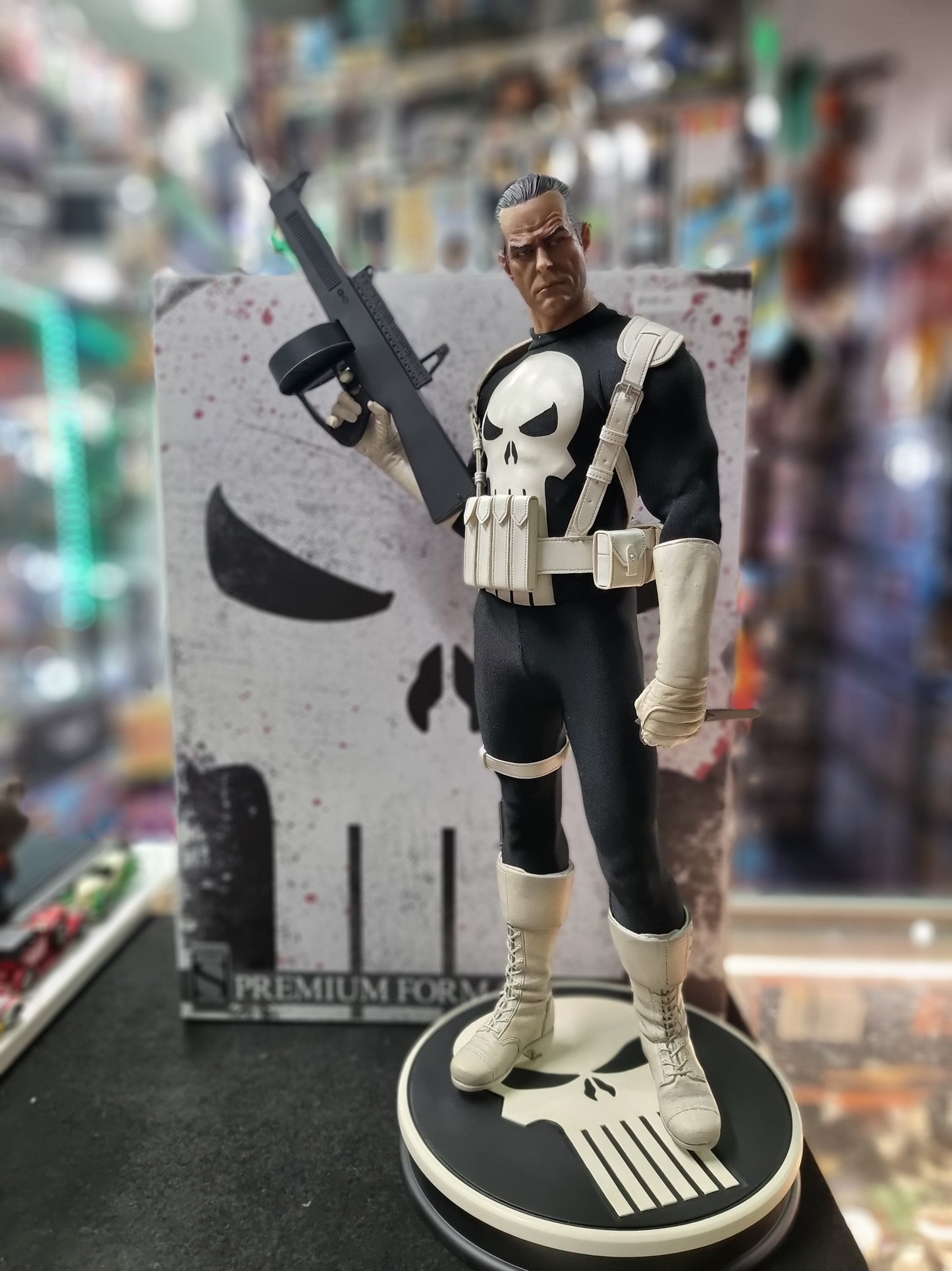 THE PUNISHER PREMIUM FORMAT STATUE 212/350