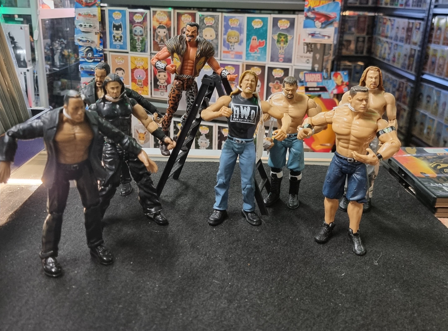 WWE 8X WRESTLING FIGURES