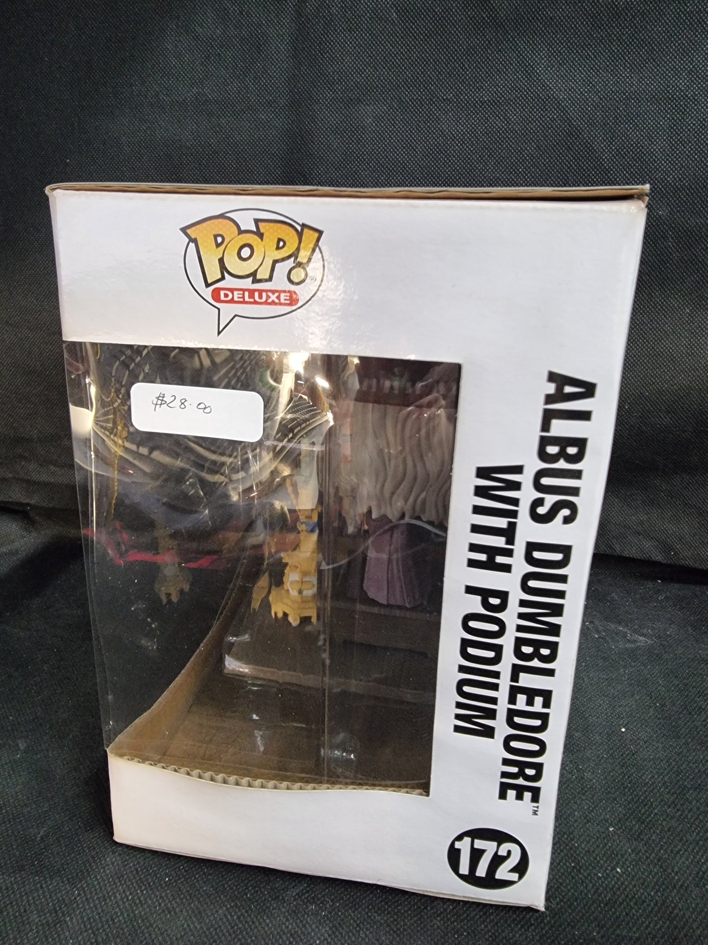 FUNKO POP HARRY POTTER ALBUS DUMBLEDORE WITH PODIUM #172