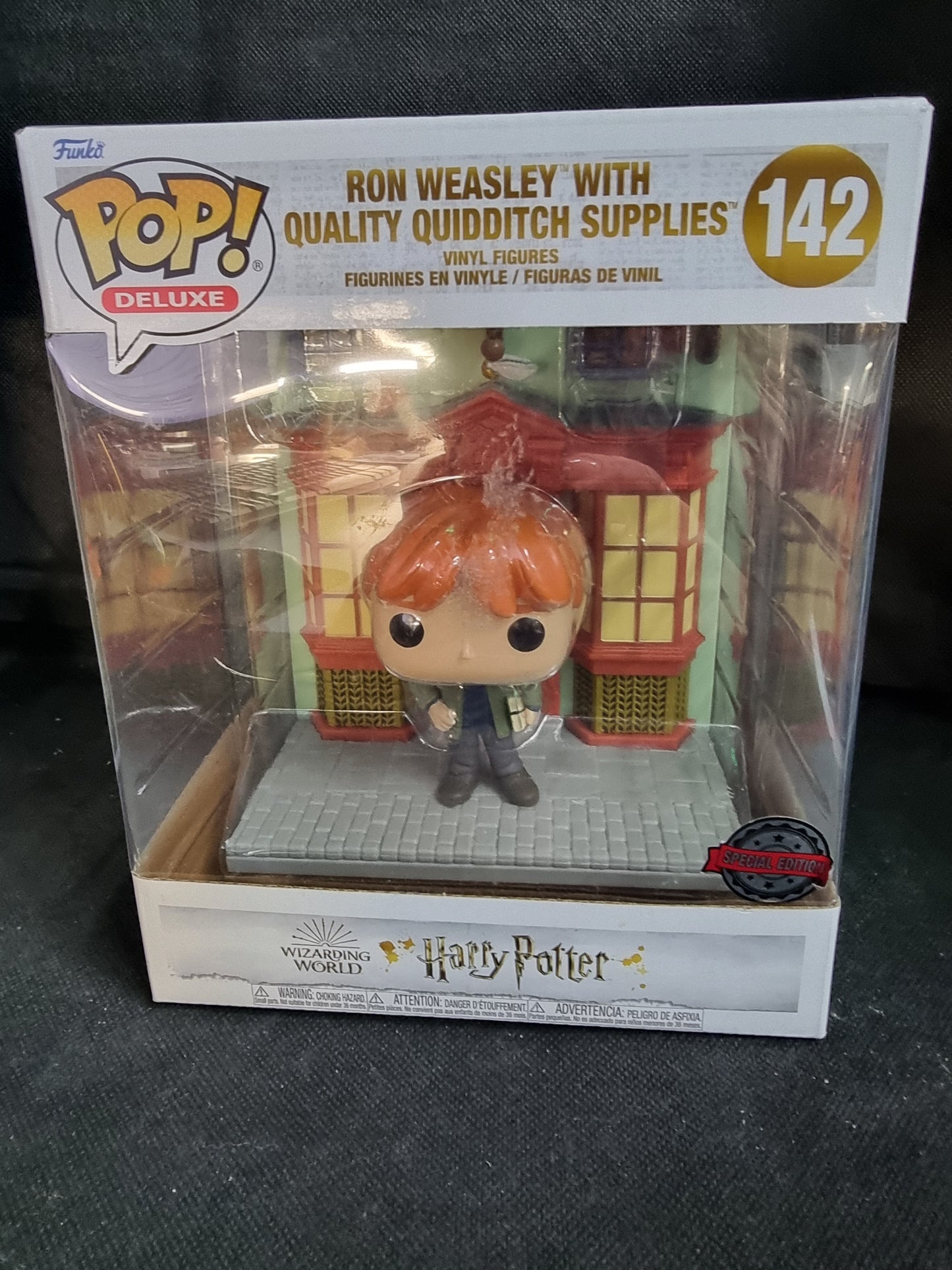 FUNKO POP HARRY POTTER RON WEASLEY WITH QUALITY QUIDDITCH SUPPLIES #142