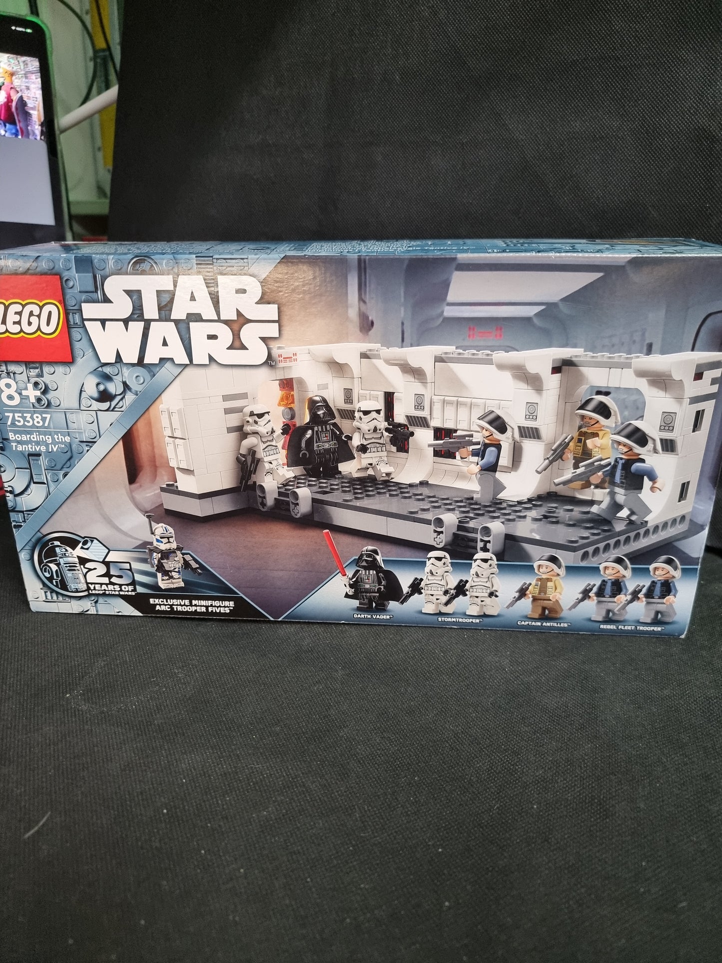 STAR WARS LEGO BOARDING THE TANTIVE IV 75387