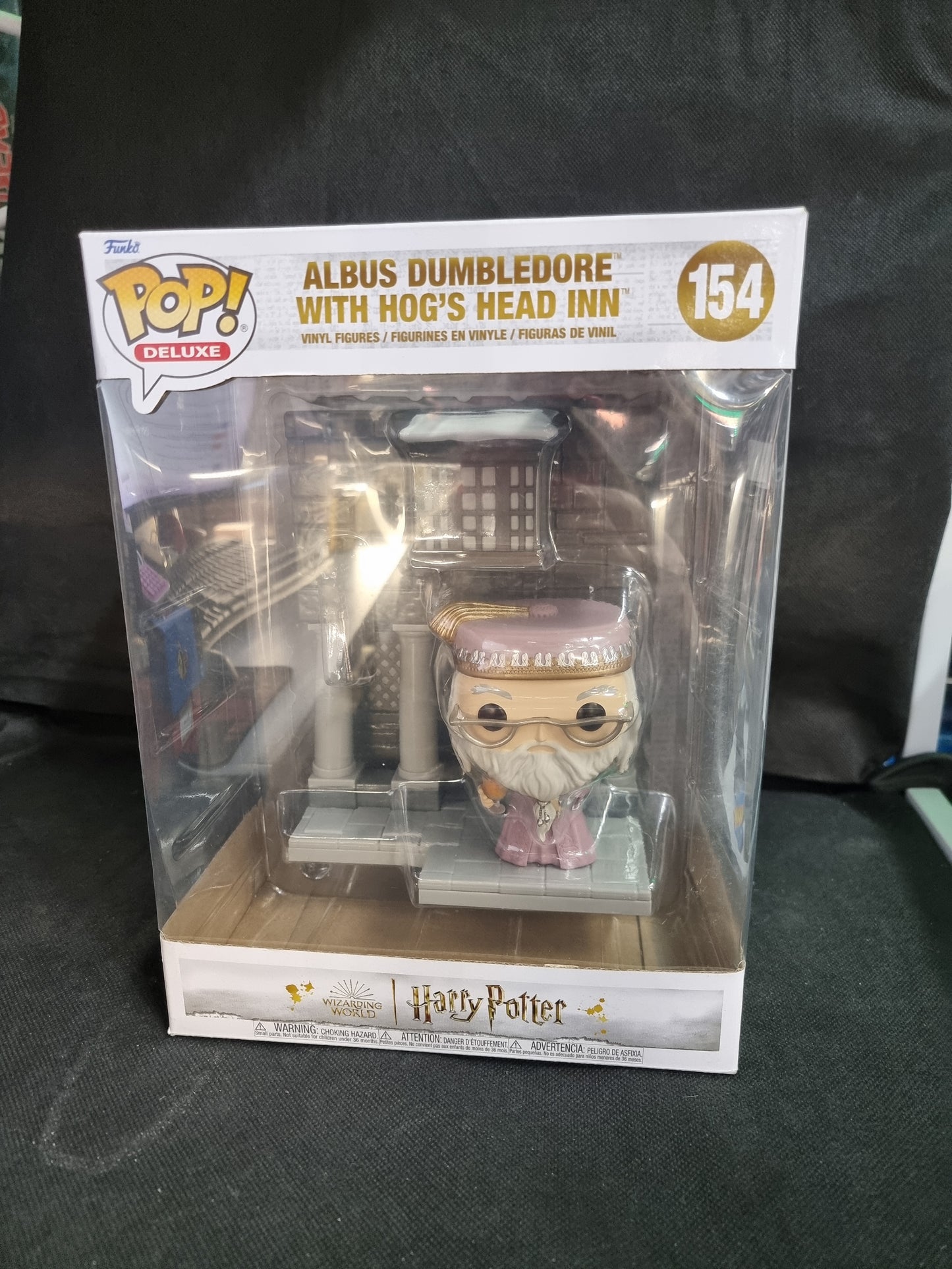 FUNKO DELUXE HARRY POTTER ALBUS DUMBLEDORE WITH HOG'S HEAD INN #154