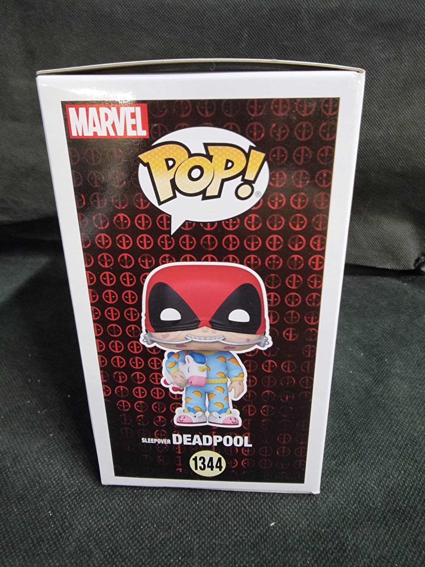 FUNKO POP MARVEL SLEEPOVER DEADPOOL #1344