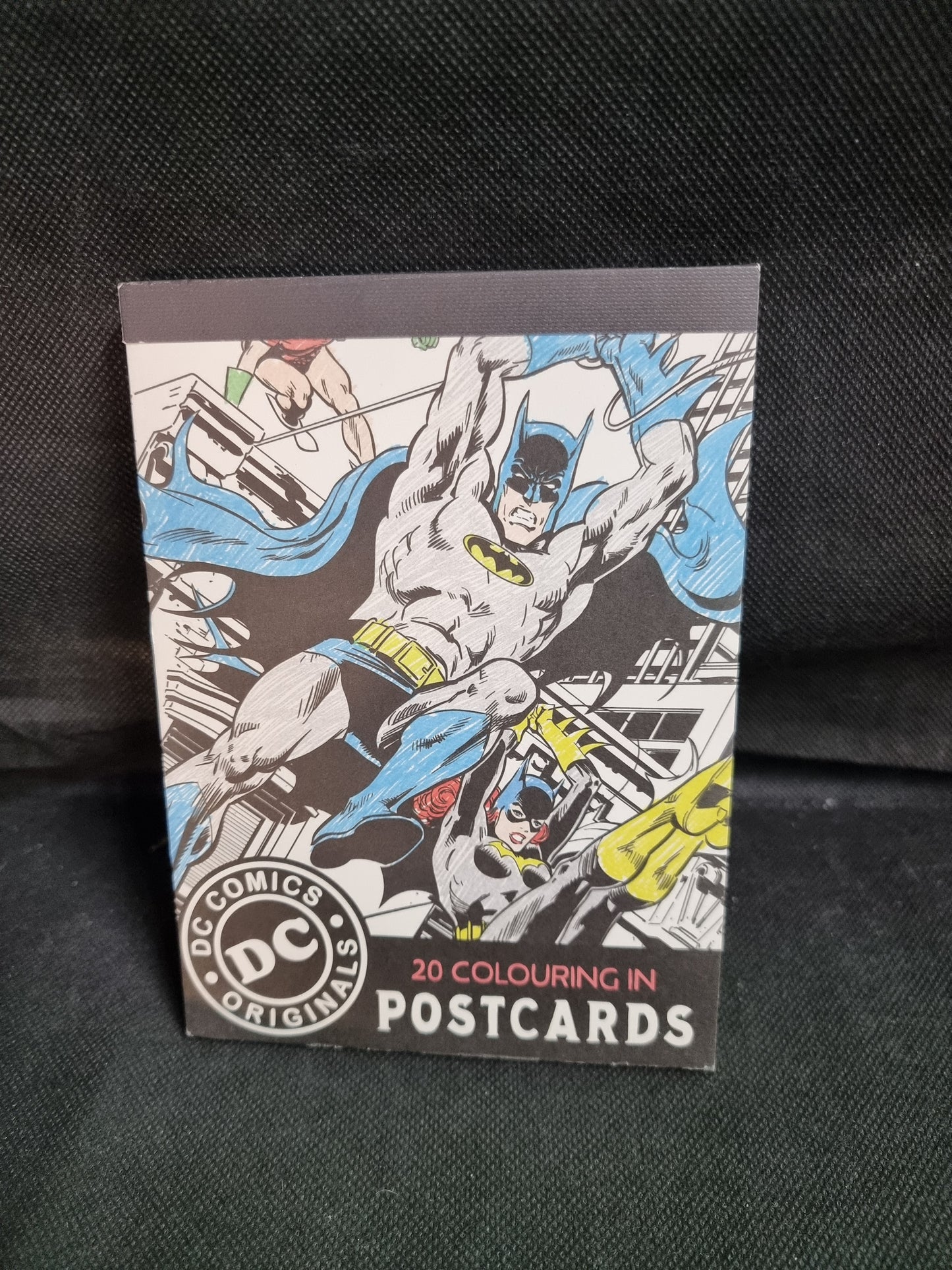 DC COMICS 20 COLOURING IN POSTCARDS