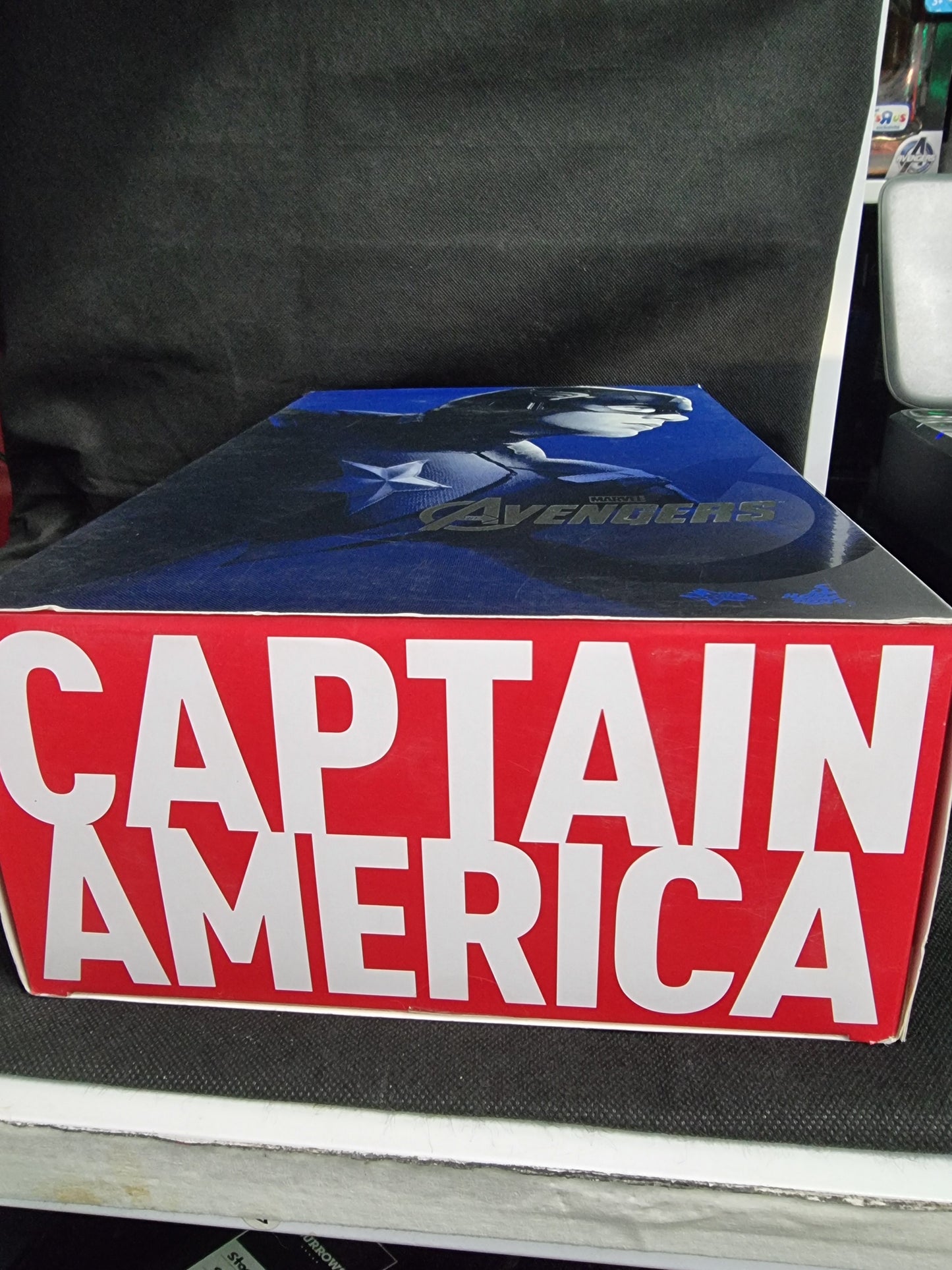 Marvel Avengers Captain America Steve Rogers Chris Evan Hot Toys MMS 174 Captain Comics and Collectables Pty Ltd