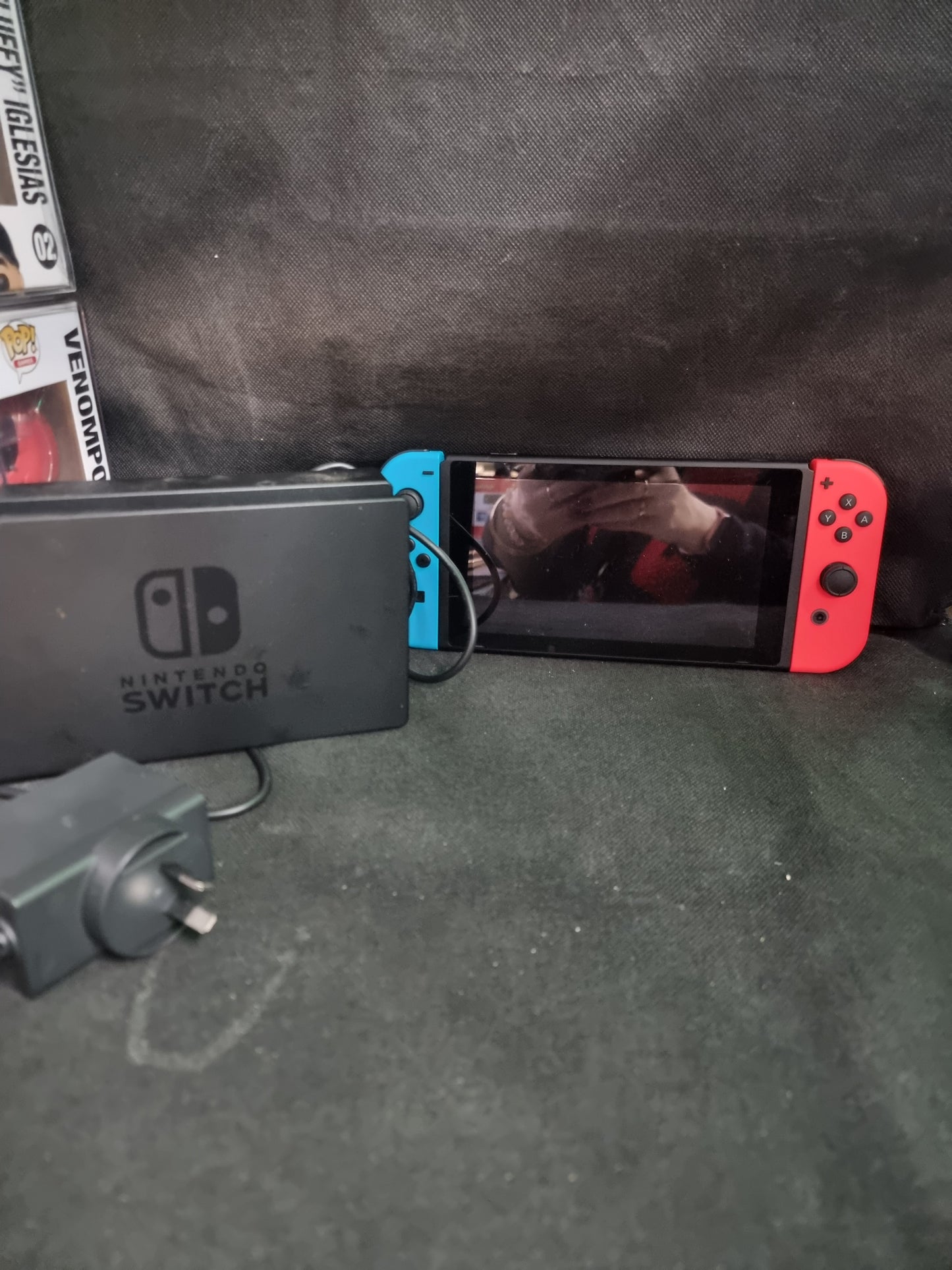 Nintendo Switch Console - 32GB - Neon Blue/Red Joycons & Dock