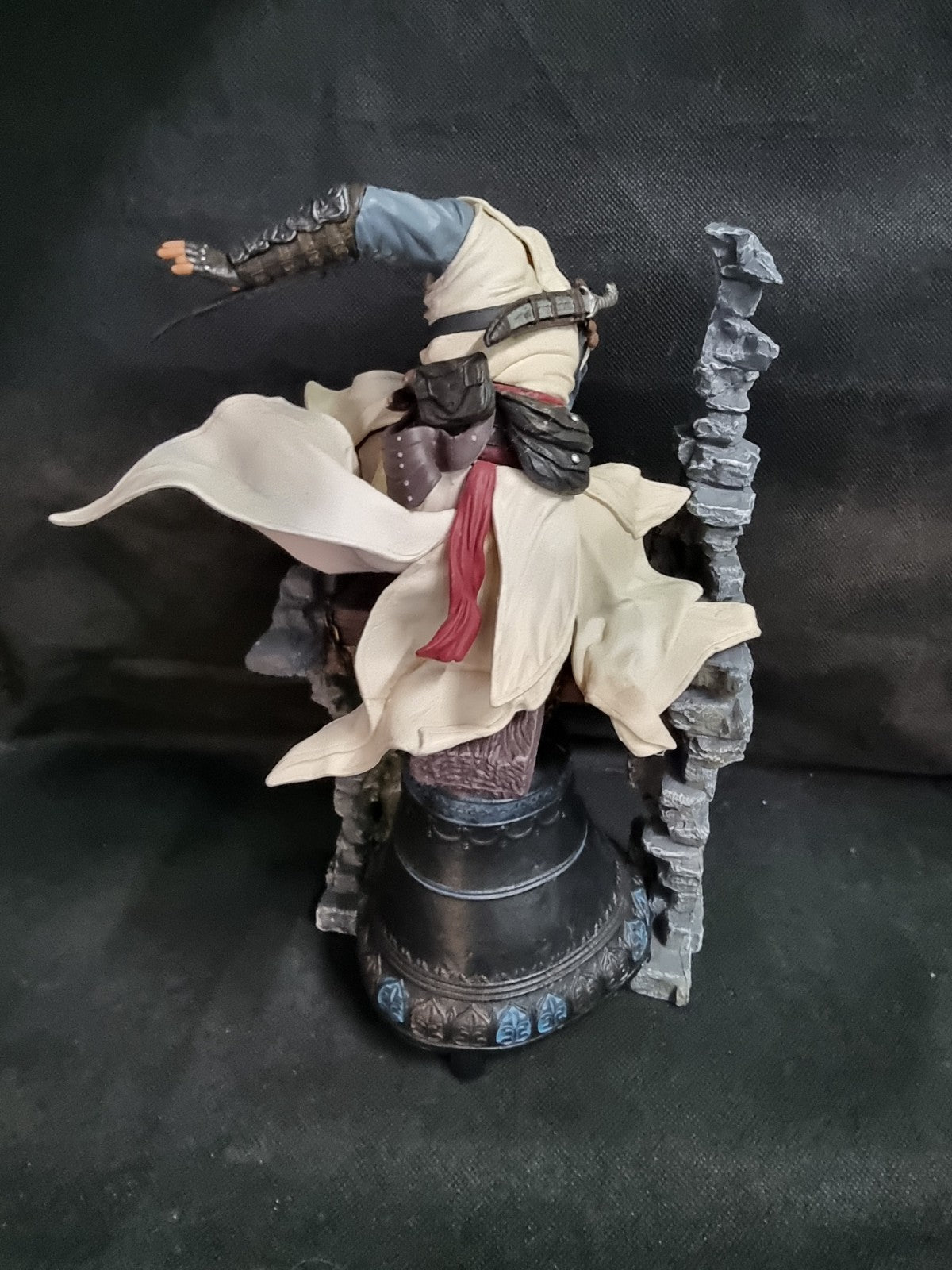 The Legendary Assassin's Creed Altair Statue Action Figures Ubisoft
