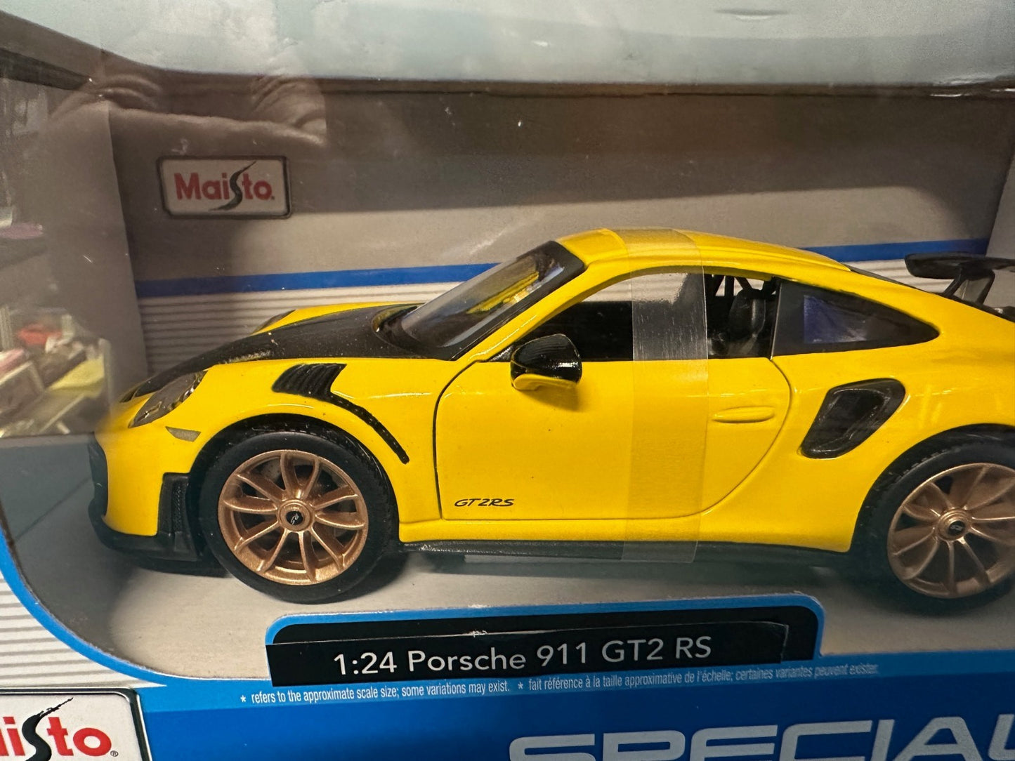 Maisto Special Edition Porsche 911 GT2 RS 1:24 Scale Diecast Model