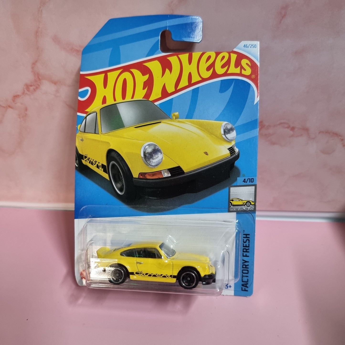 1/64 diecast Hot Wheels Porsche 911 Carrera RS 2.7