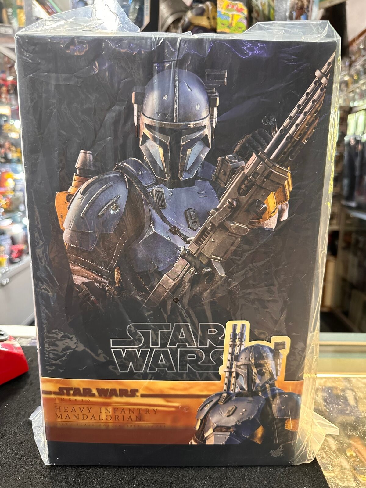 HOT TOYS STAR WARS HEAVY INFANTRY MANDALORIAN 1/6 SCALE FIGURE