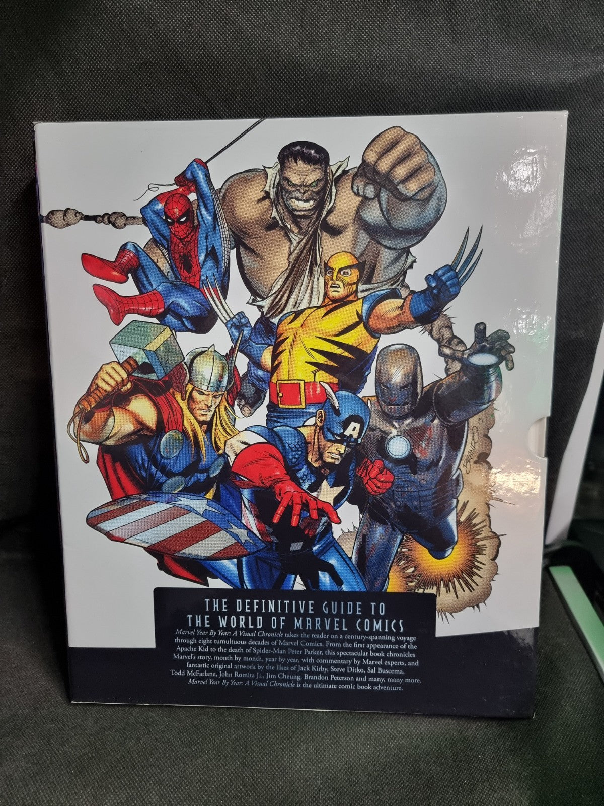 MARVEL: Year by Year, A Visual Chronicle. Updated & expended / Comics reference