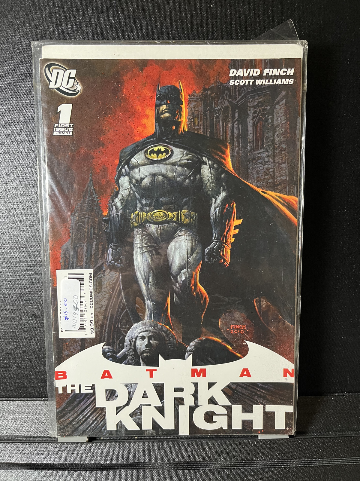 BATMAN THE DARK KNIGHT #1 - 2011 DAVID FINCH SERIES - DC COMICS