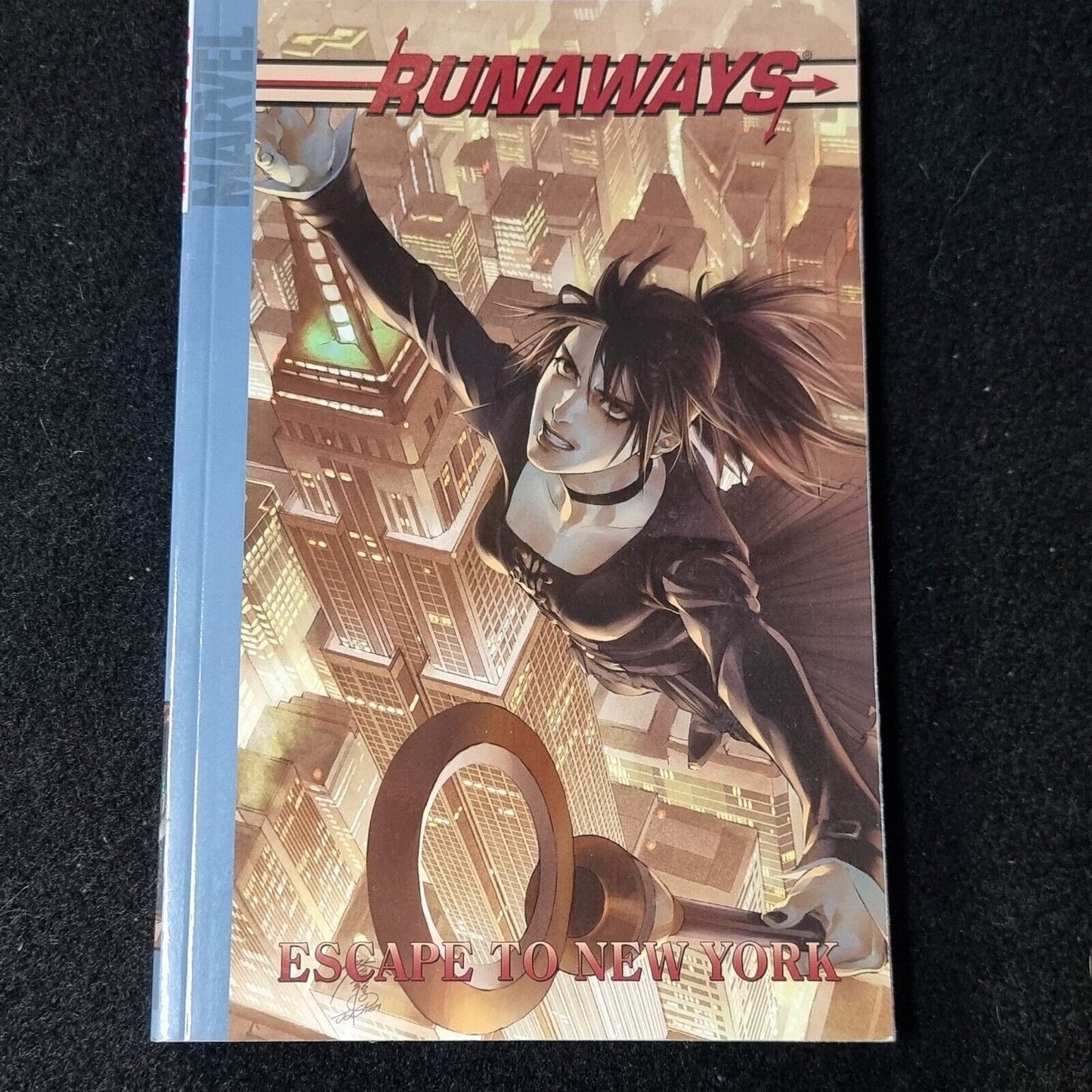 RUNAWAYS Escape to New York 1st Print Paperback