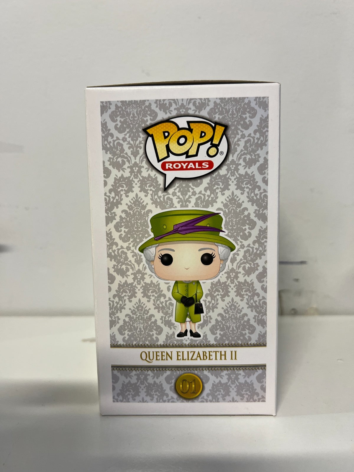 Royal Family - Queen Elizabeth II Green Dress FUNKO Pop Vinyl! 01