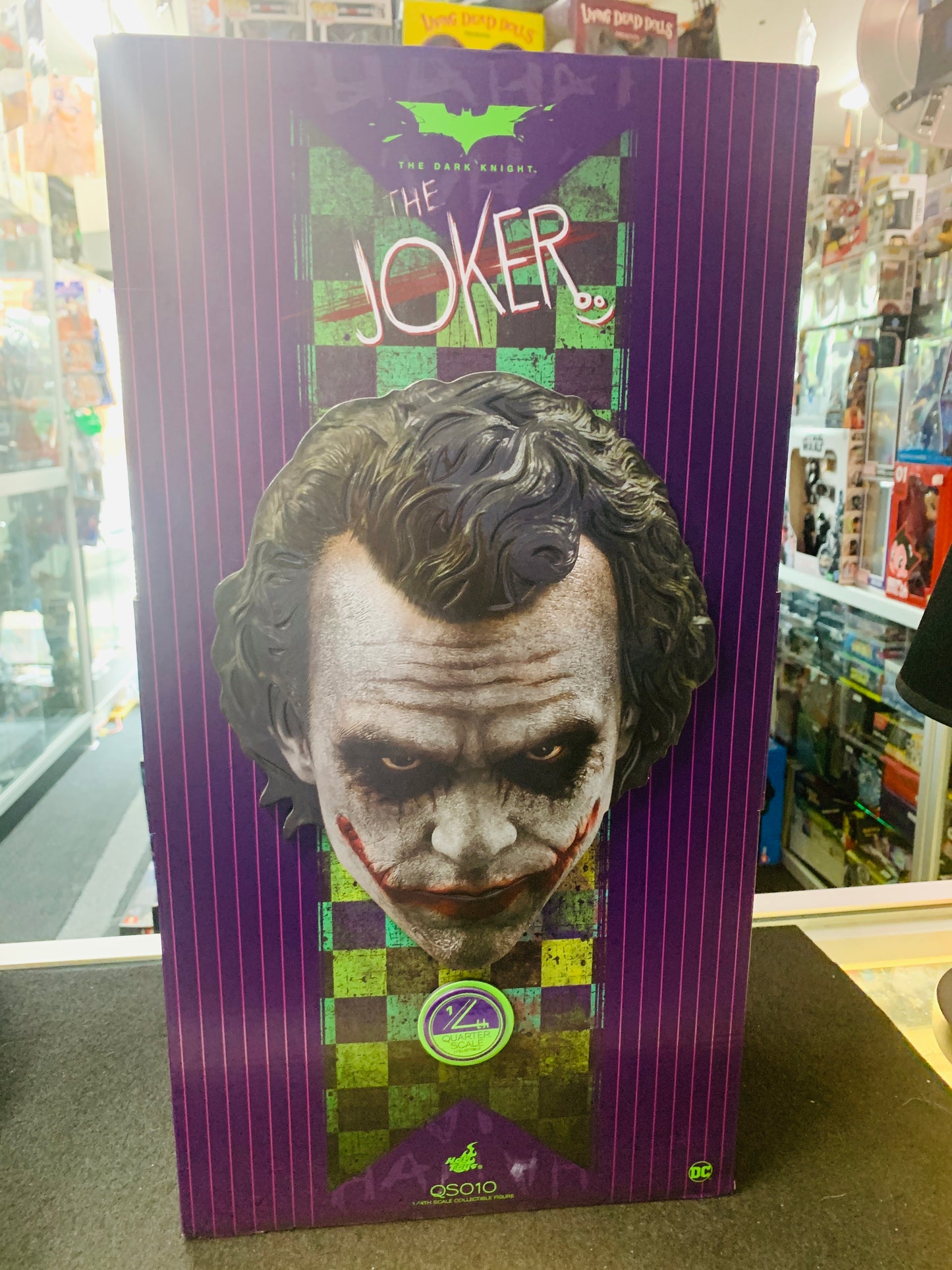 The Dark Knight the joker 1/4 scale with all extras master piece