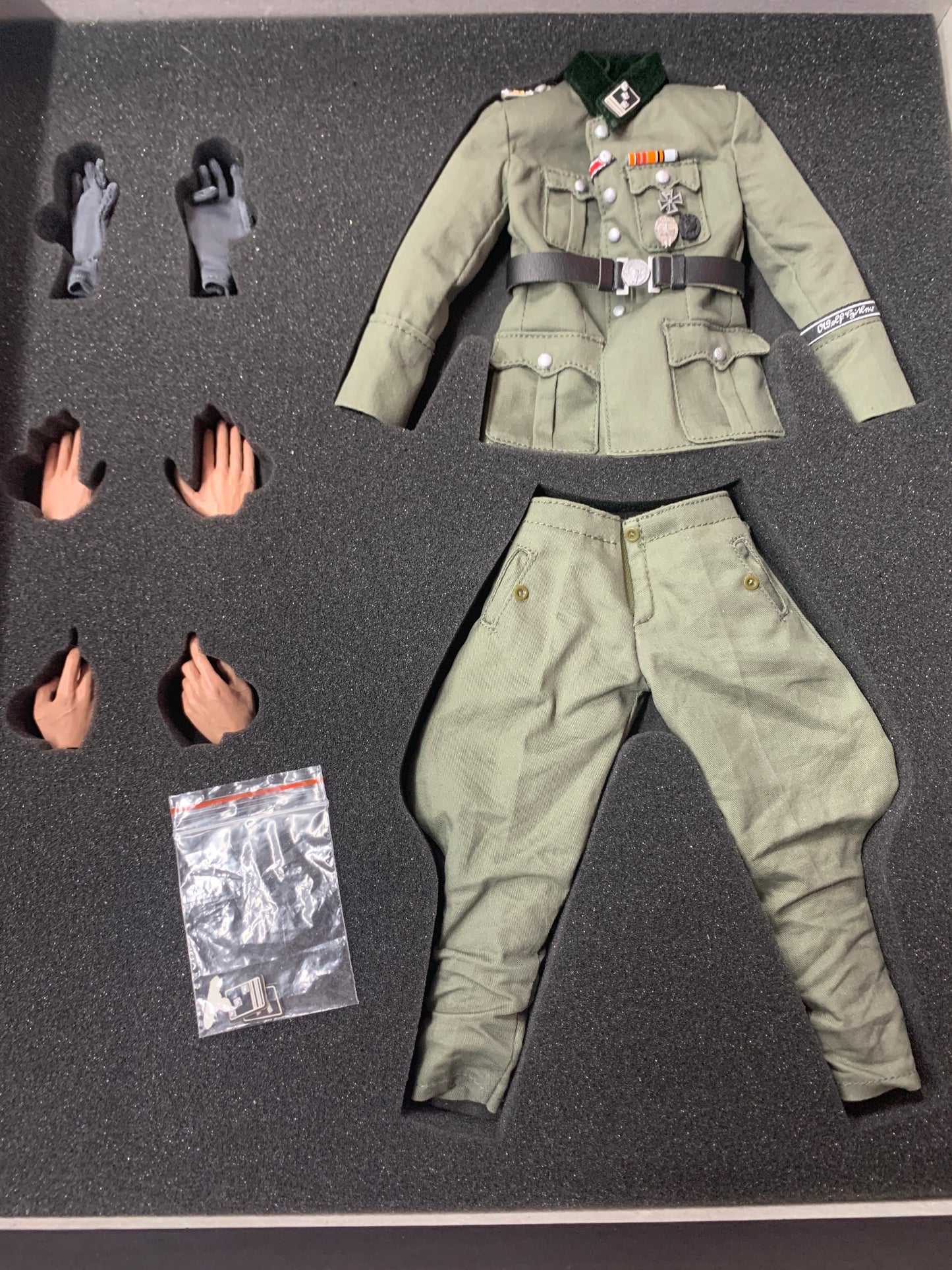 W W 11 German SS -Hauptsturmfuhrer 1/6 scale