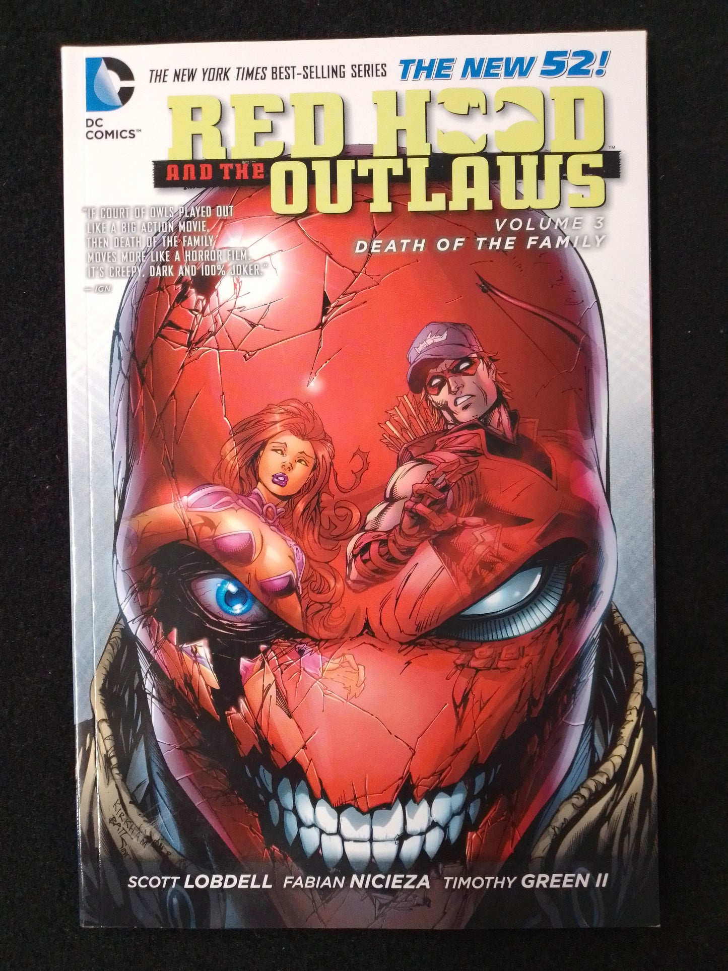 Red Hood And The Outlaws Vol 3 Death Of The Family Graphic Novel - N06685
