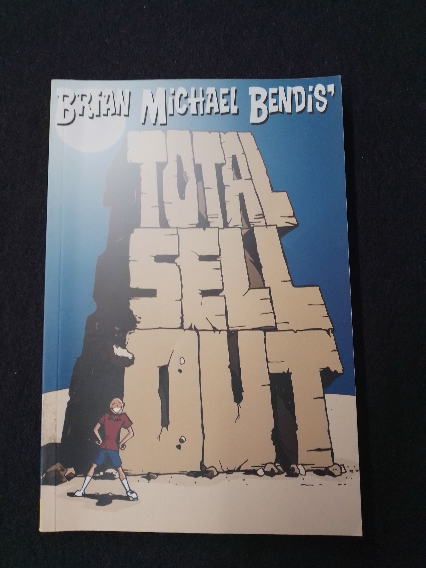 Total Sell Out - Brian Michael Bendis - Image Graphic Novel - N07863