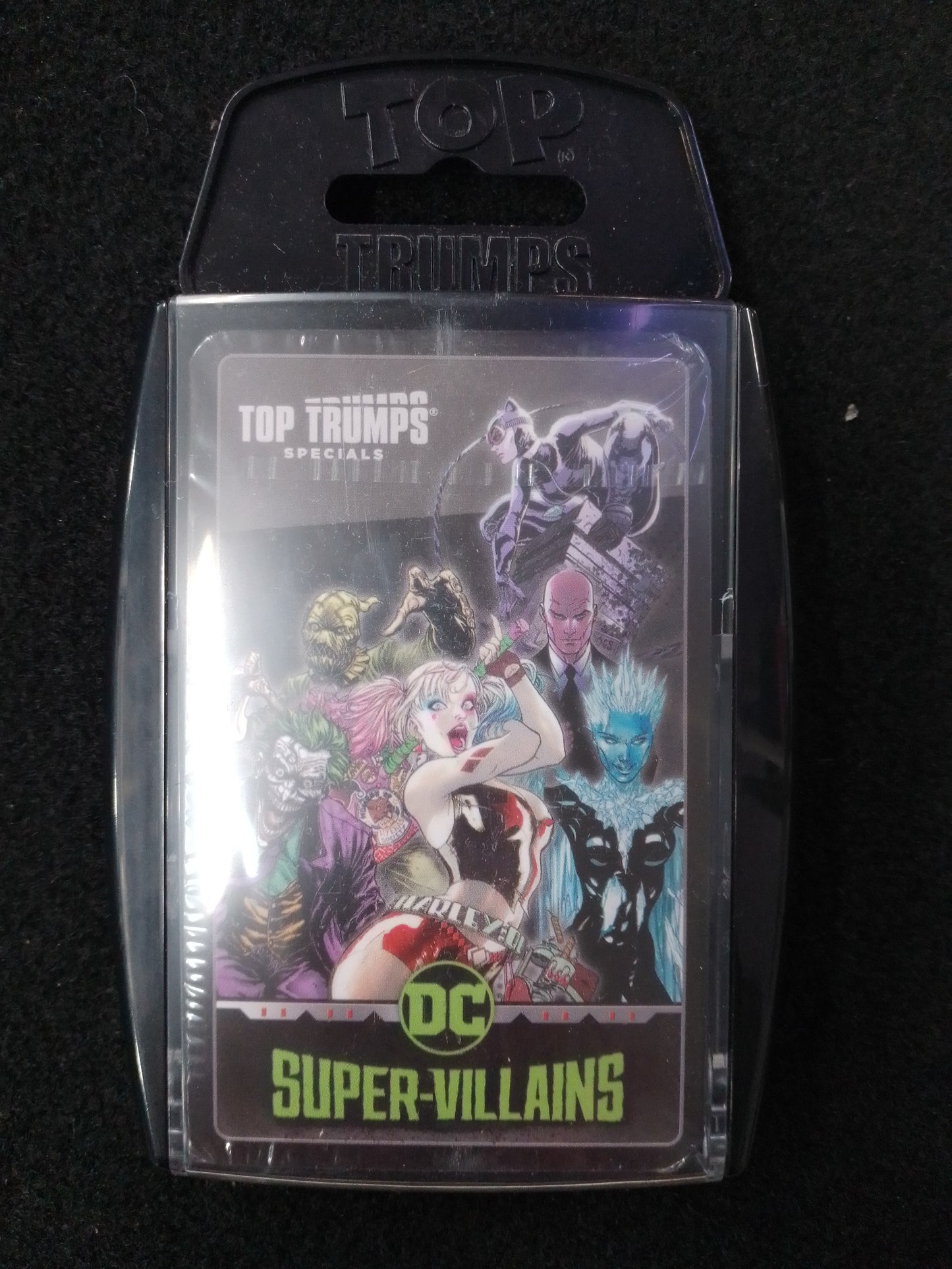 Top Trumps DC Super Villains Card Game - N08558