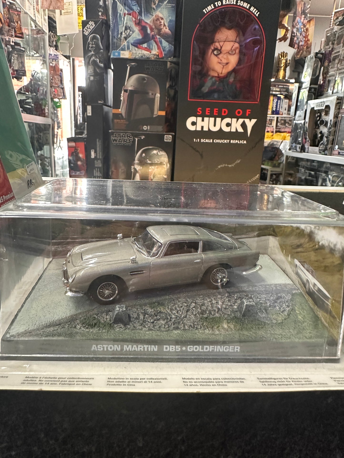 James Bond diecast 1:43 Scale Aston Martin DB5 Goldfinger (Wheel Blades) DY001