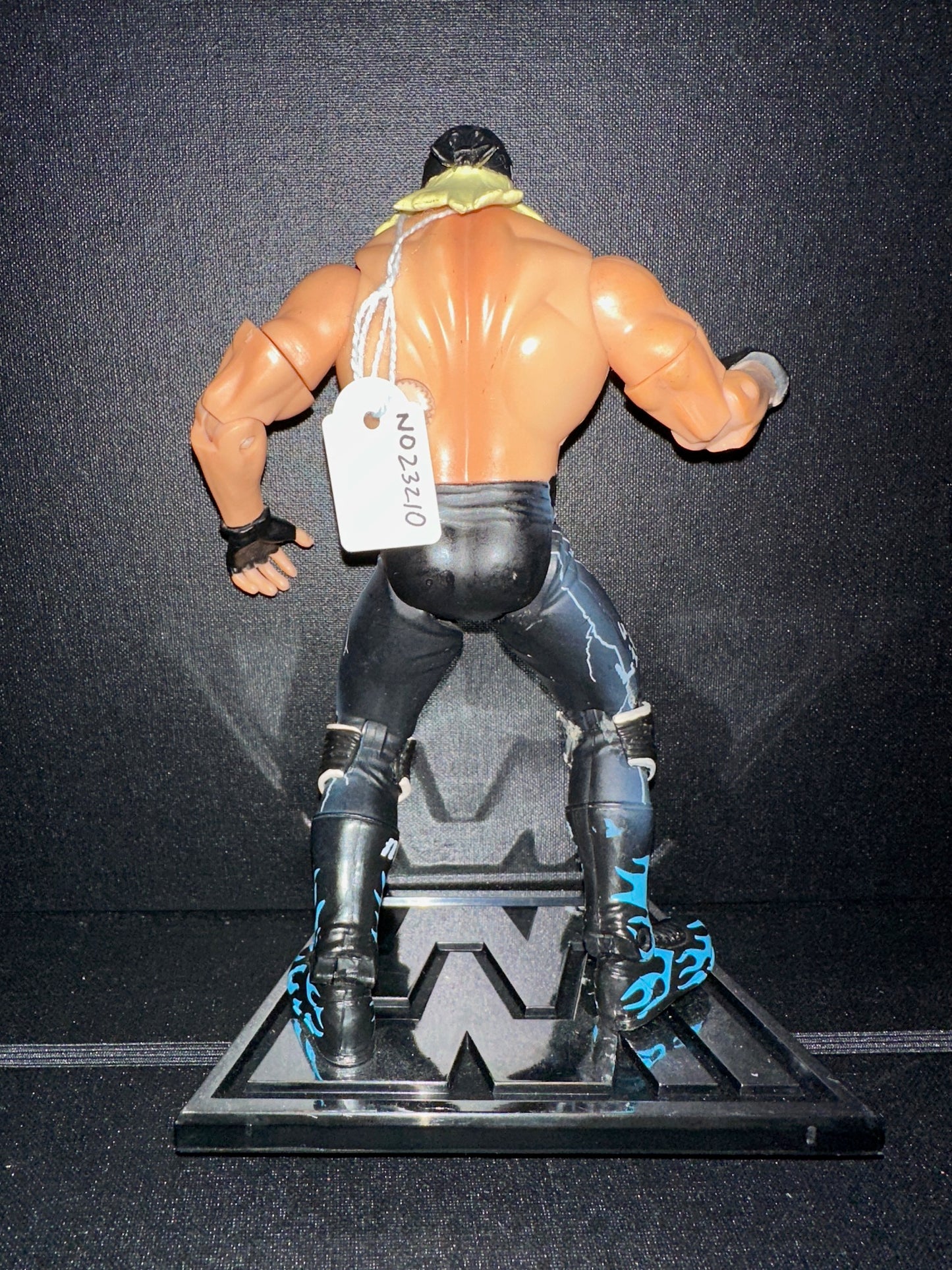 WCW Hulk Hogan Smash and Slam Toy Biz Wrestling Action Figure w stand (loose)