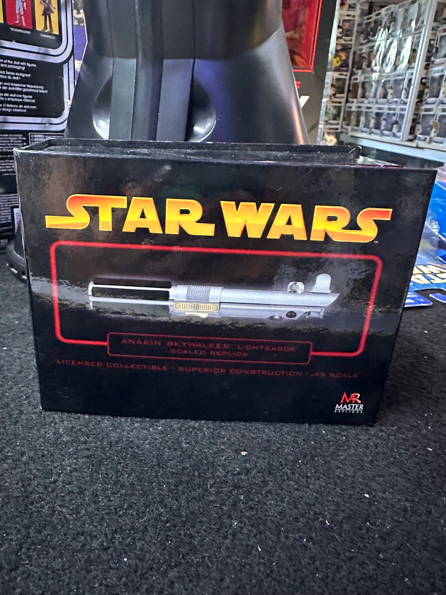 STAR WARS ANAKIN SKYWALKER LIGHTSABER SCALED REPLICA