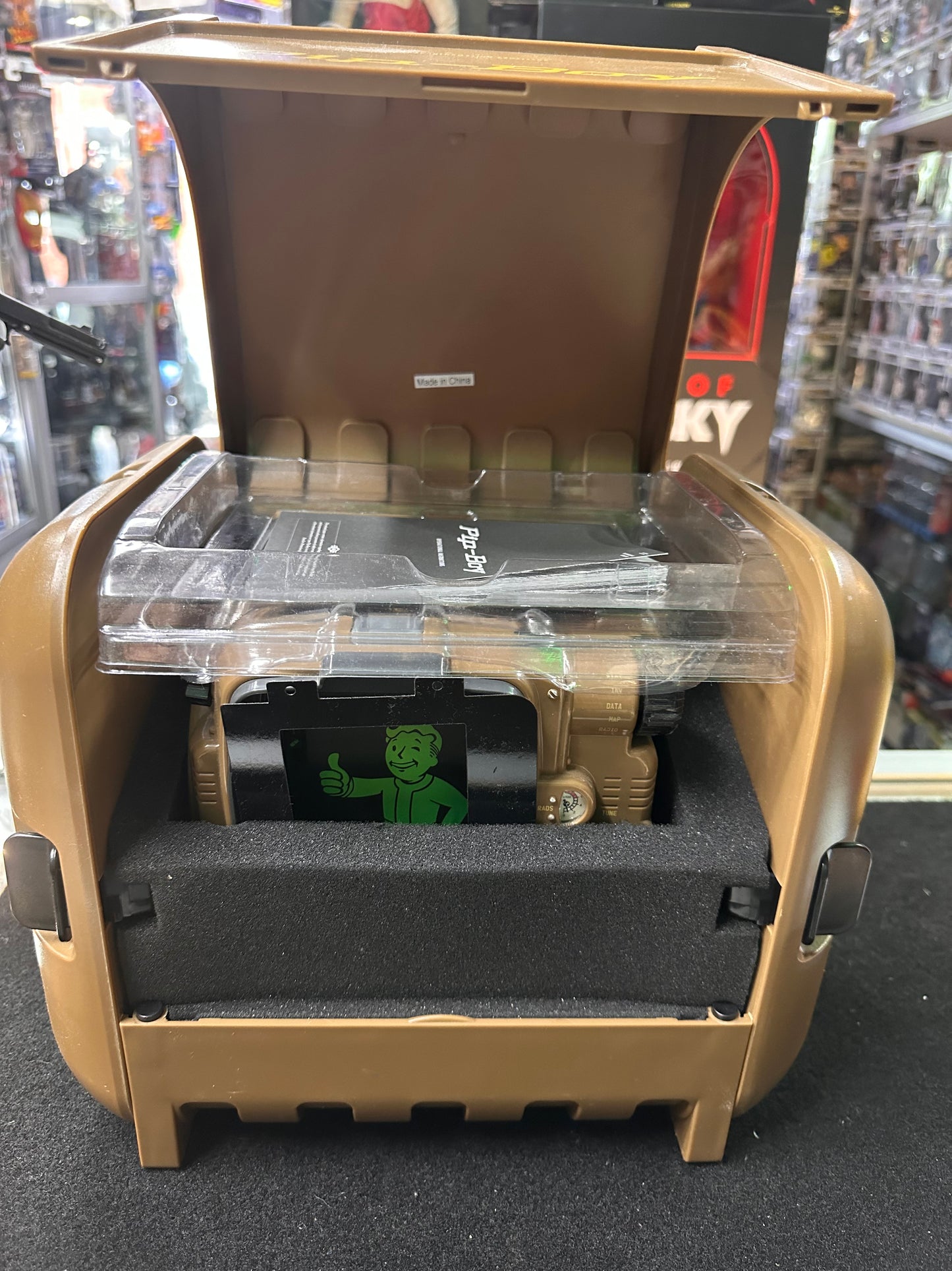 PERSONAL INFORMATION PROCESSOR PIP-BOY FOR VAULT 111 DEPLOYMENT