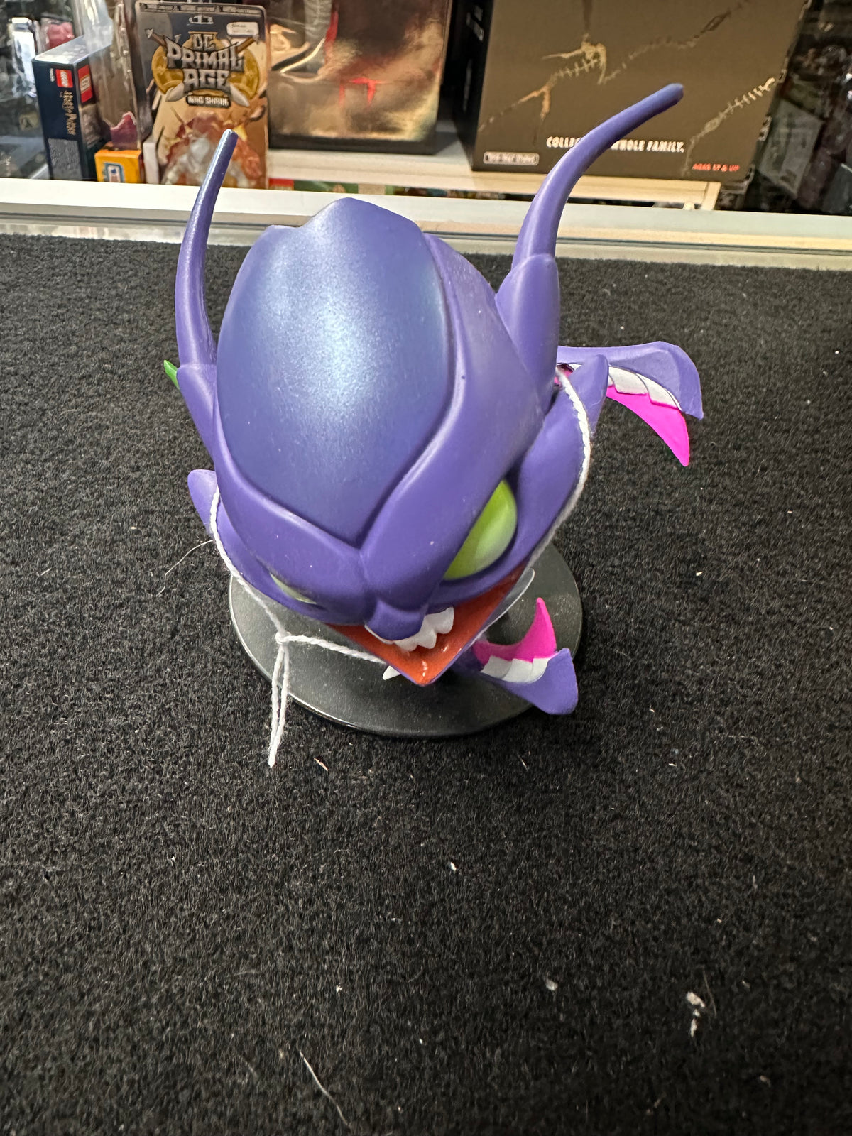 LEAGUE OF LEGENDS KHA'ZIX VOIDREAVE COLLECTIBLE FIGURE
