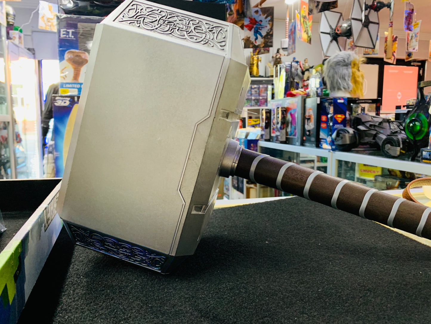 Thor hammer no box works perfect sounds and lights up