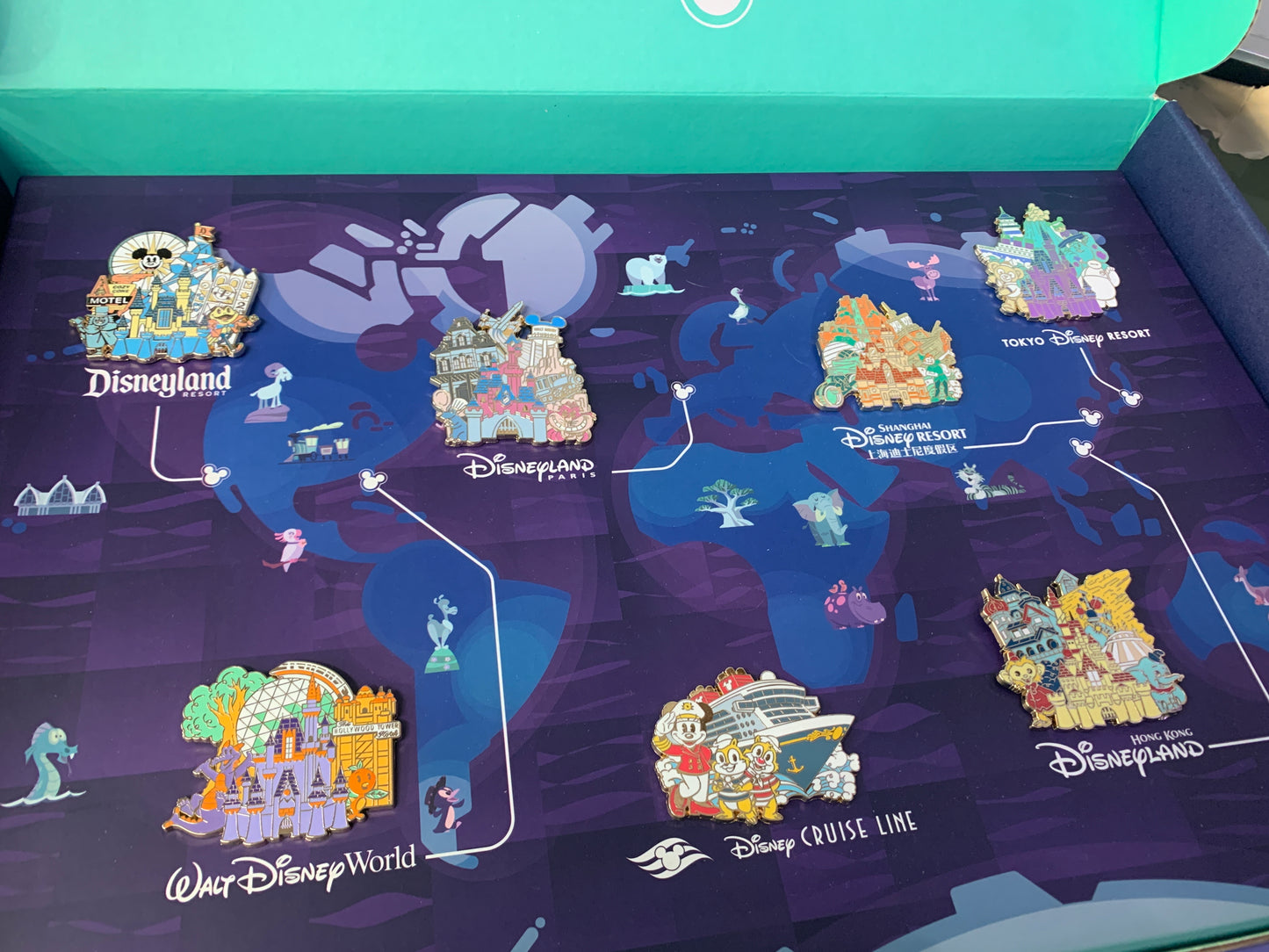 Disney Fan Club set with tag and pins and extras