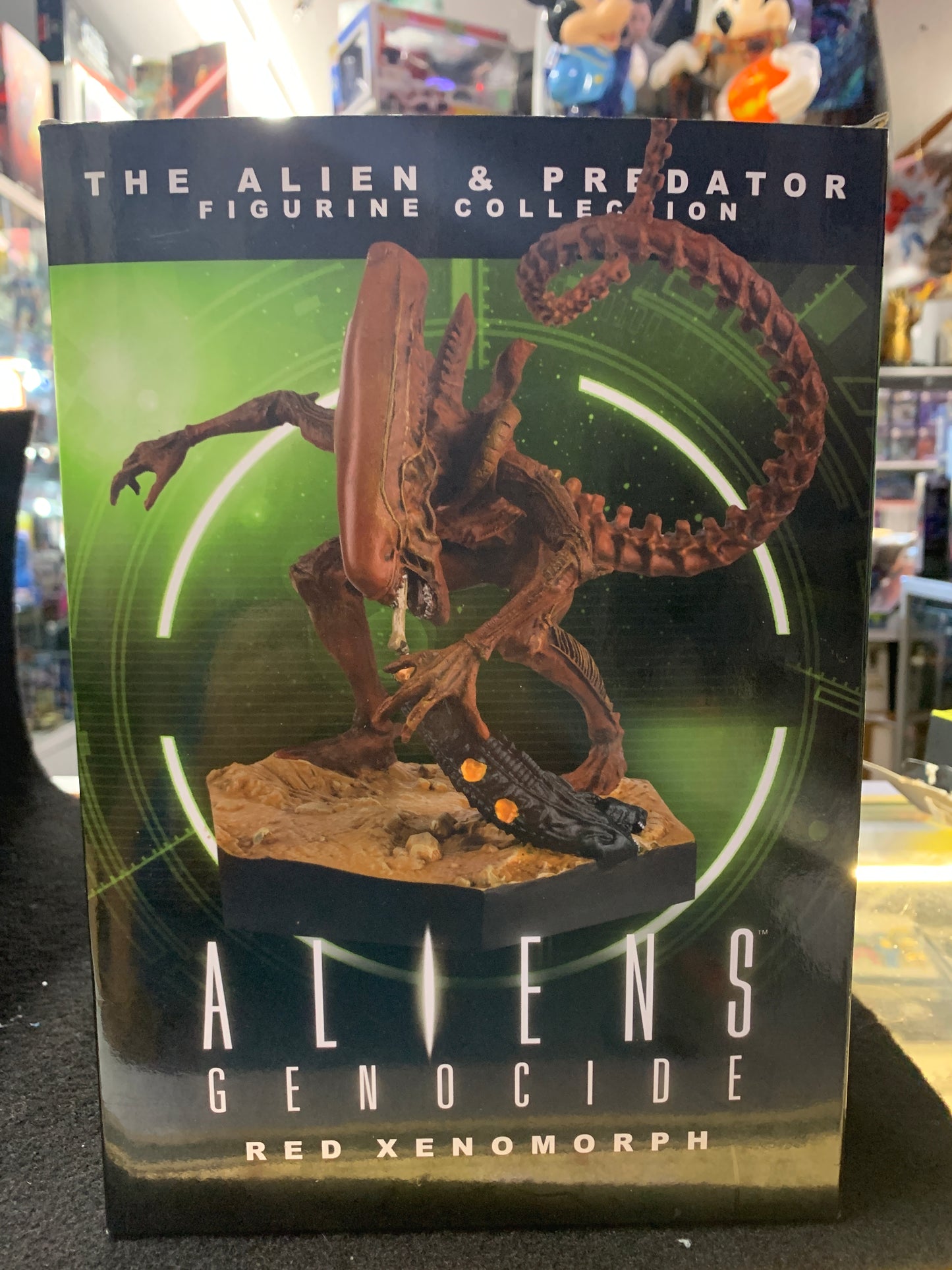 Alien Genocide red Xenomorph hero collection
