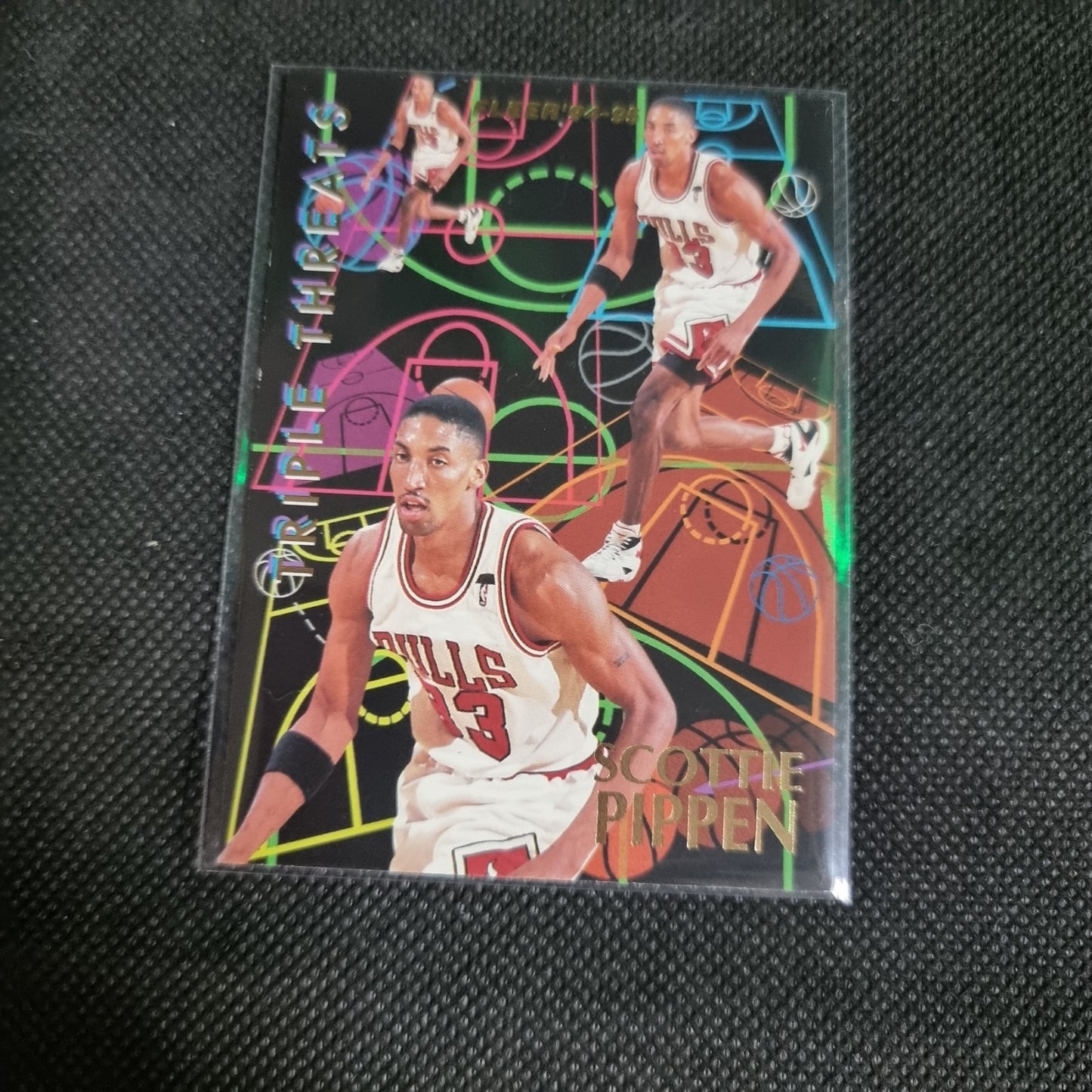 1994-95 Fleer #8 Scottie Pippen Triple Threats Bulls L18