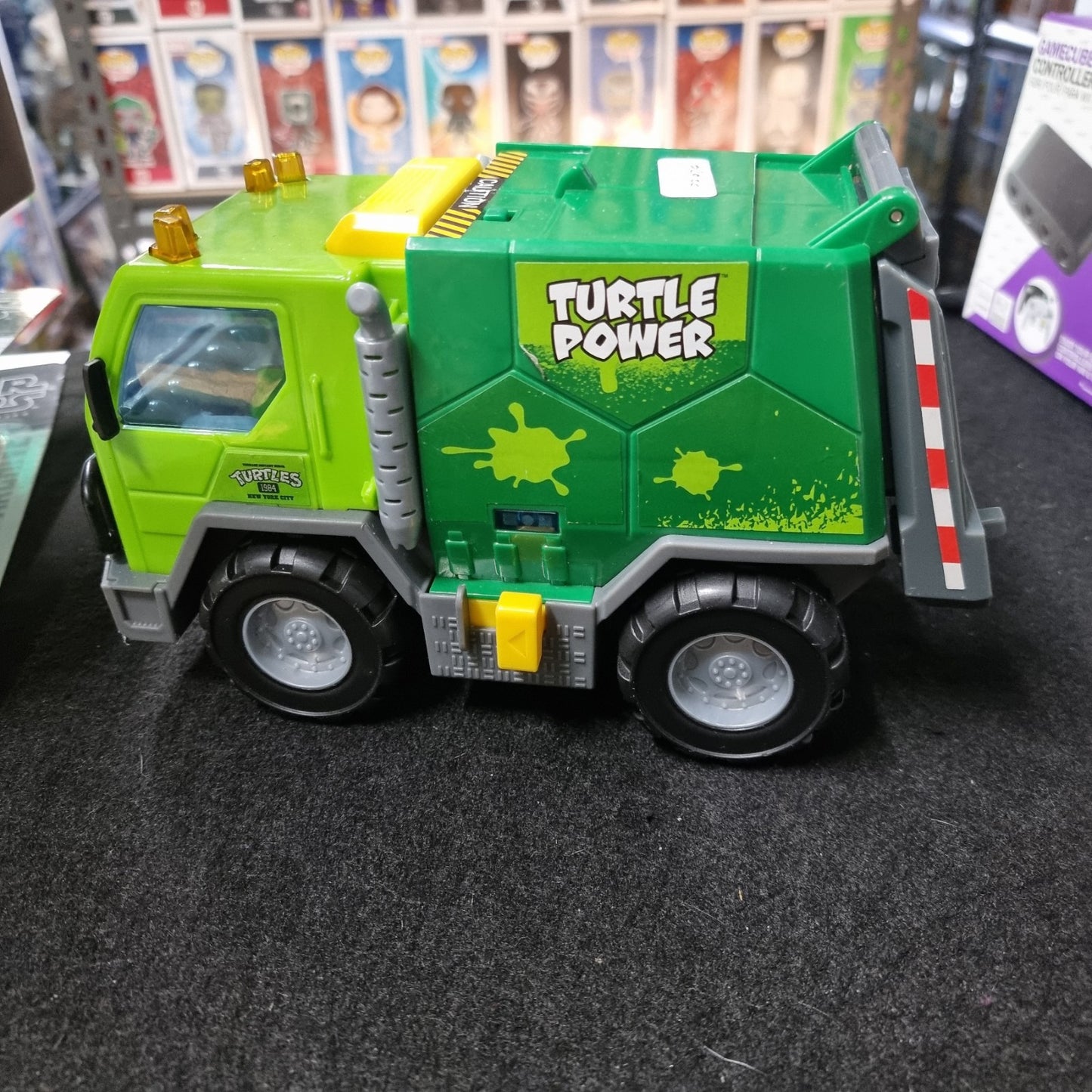 Teenage Mutant Ninja Turtles Thrash N' Battle Garbage Truck With Lights & Sounds