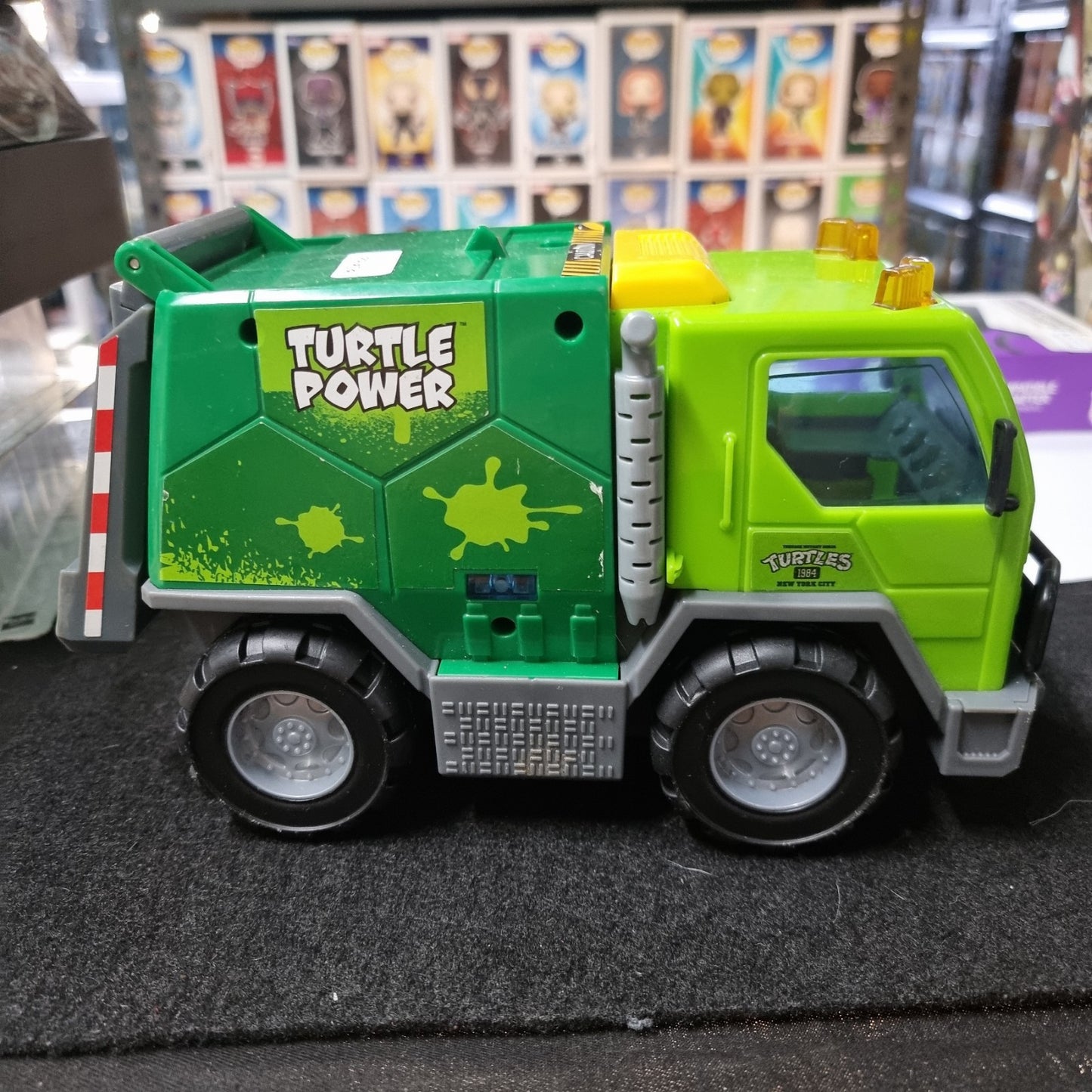 Teenage Mutant Ninja Turtles Thrash N' Battle Garbage Truck With Lights & Sounds
