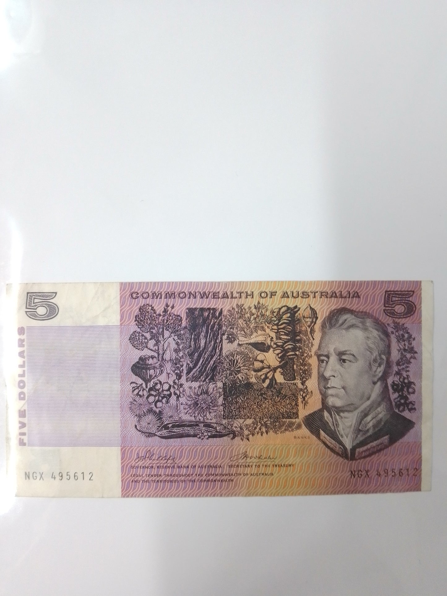 Australian 5 Dollar Old Bank Note - N05370