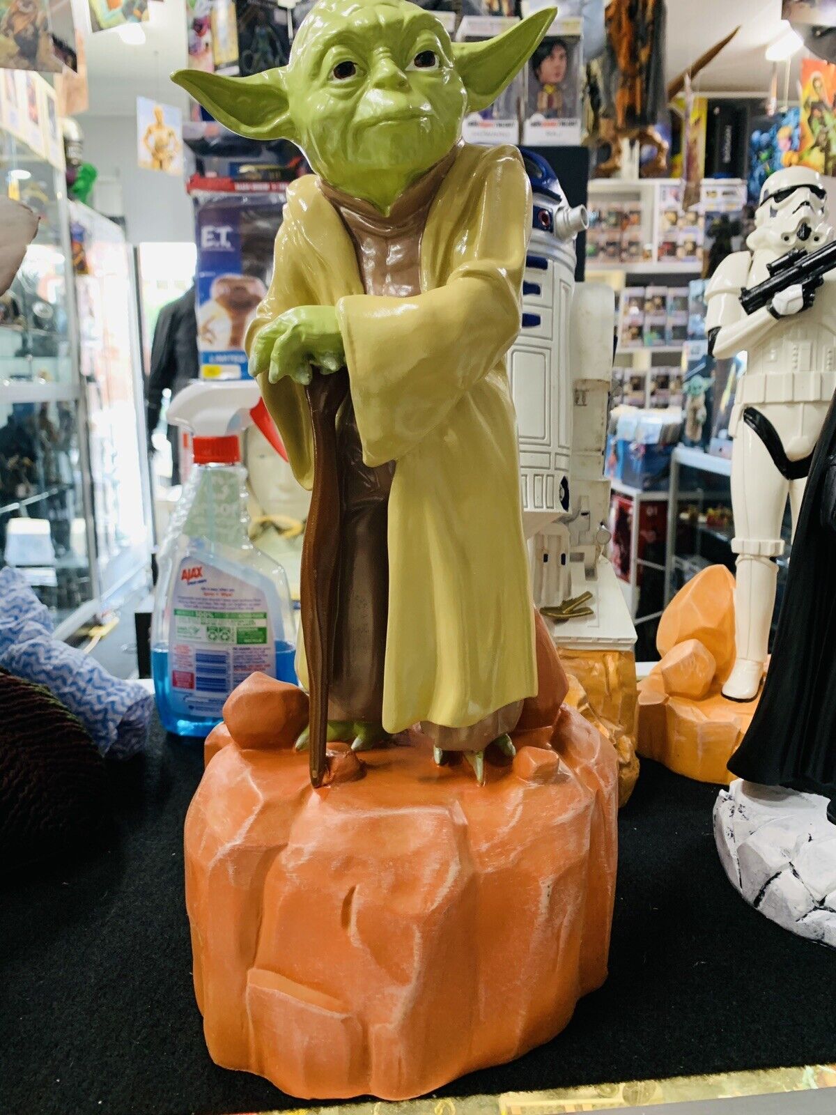 Yoda Star Wars garden statue 42cm N05244 Captain Comics and