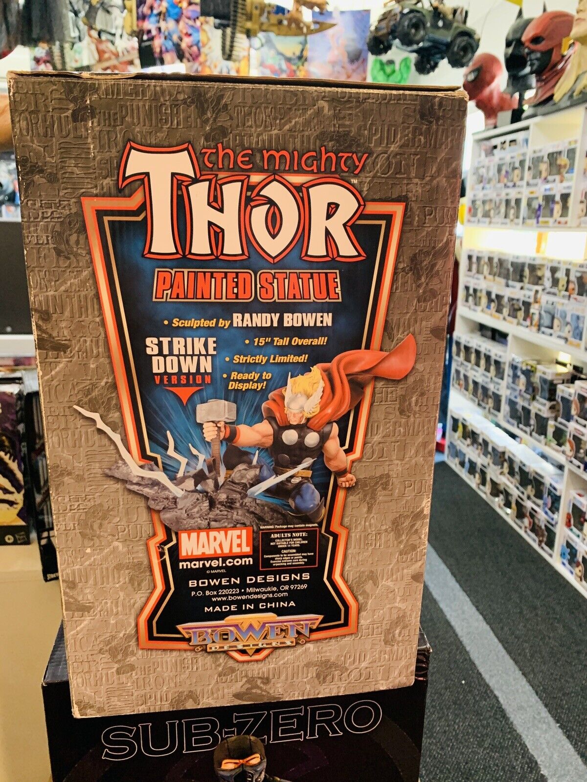 The Mighty Thor Strike Down Statue 1098/1500 Rare - N05432