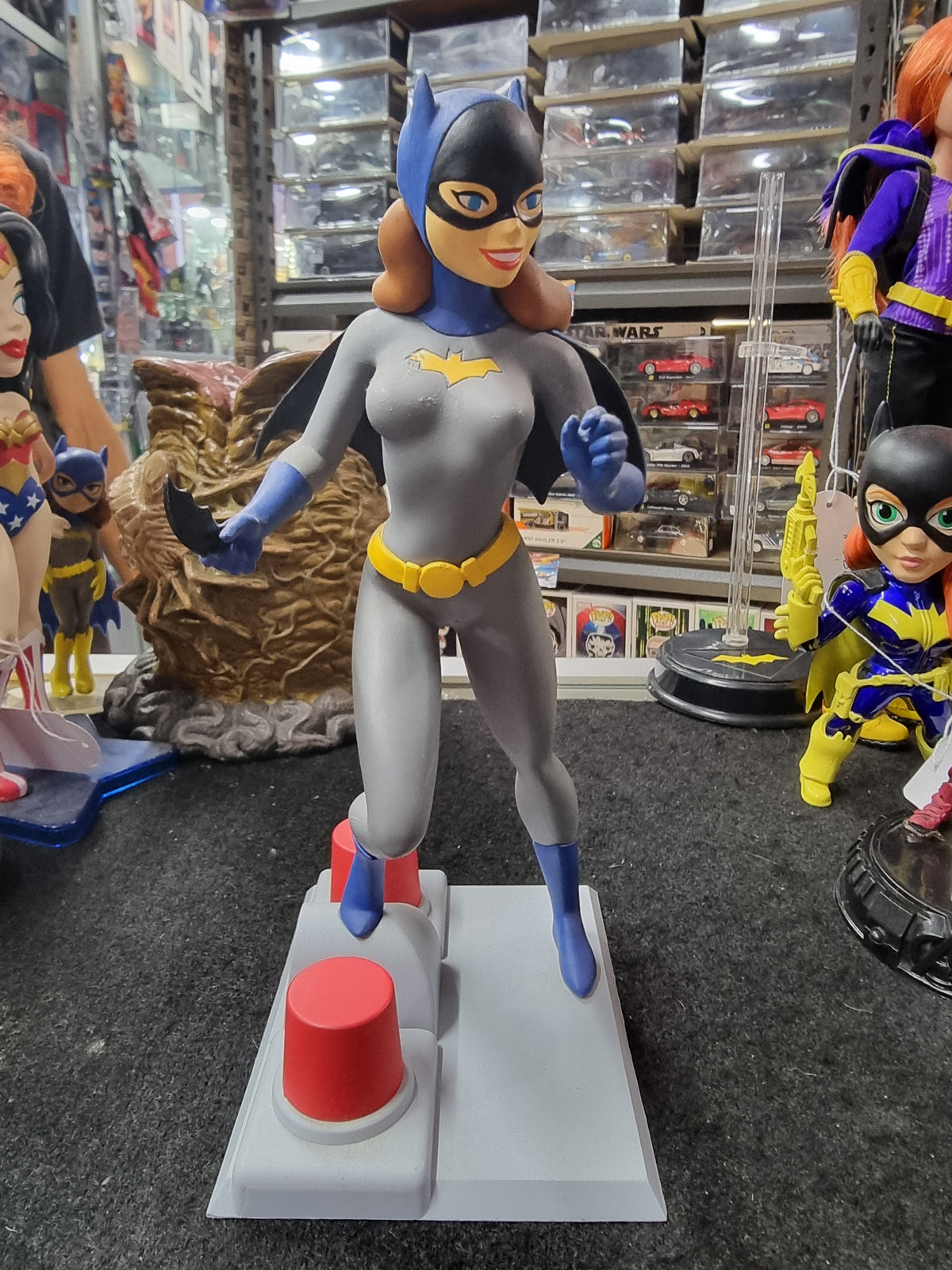 BATGIRL DIAMOND SELECT 9" STATUE
