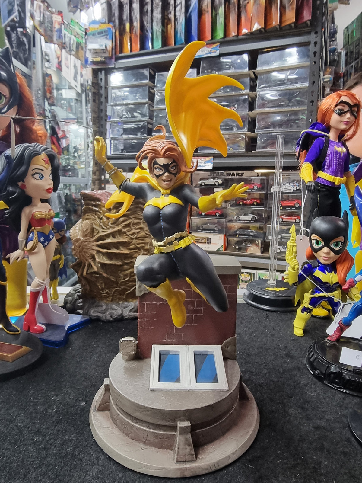 BATGIRL STATUE LIMITED EDITION GAMESTOP
