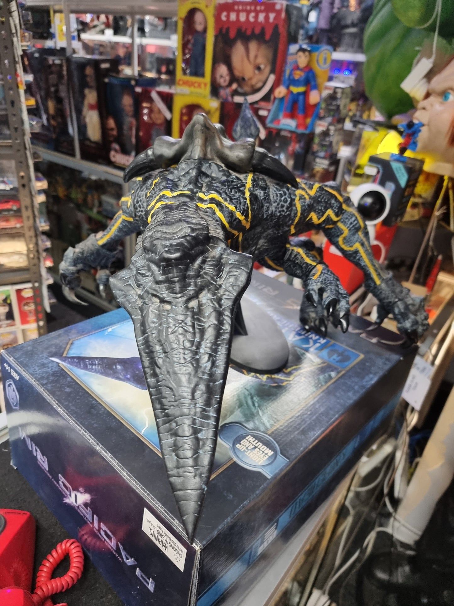 PACIFIC RIM KNIFEHEAD 18" NECCA ACTION FIGURE